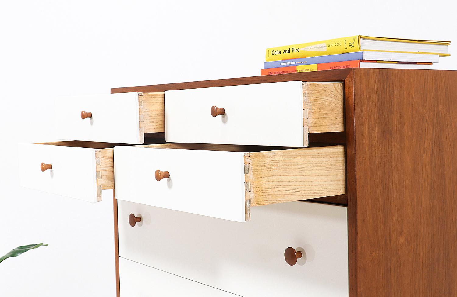 Midcentury 2-Tone Lacquered and Walnut Chest of Drawers for Glenn of California 3