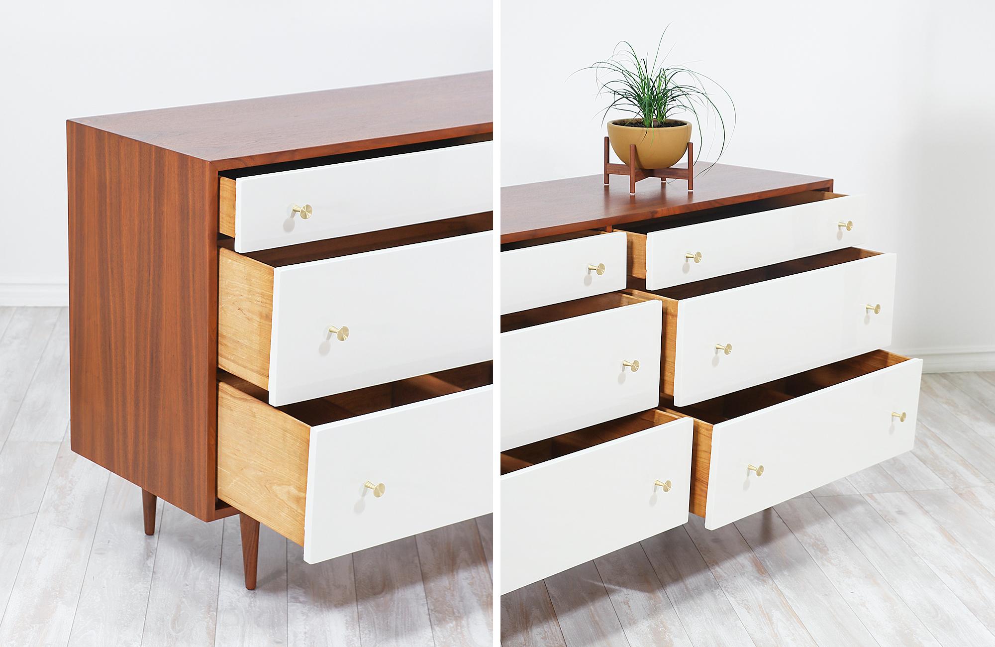 Milo Baughman Two-Tone Lacquered and Walnut Dresser for Glenn of California 3