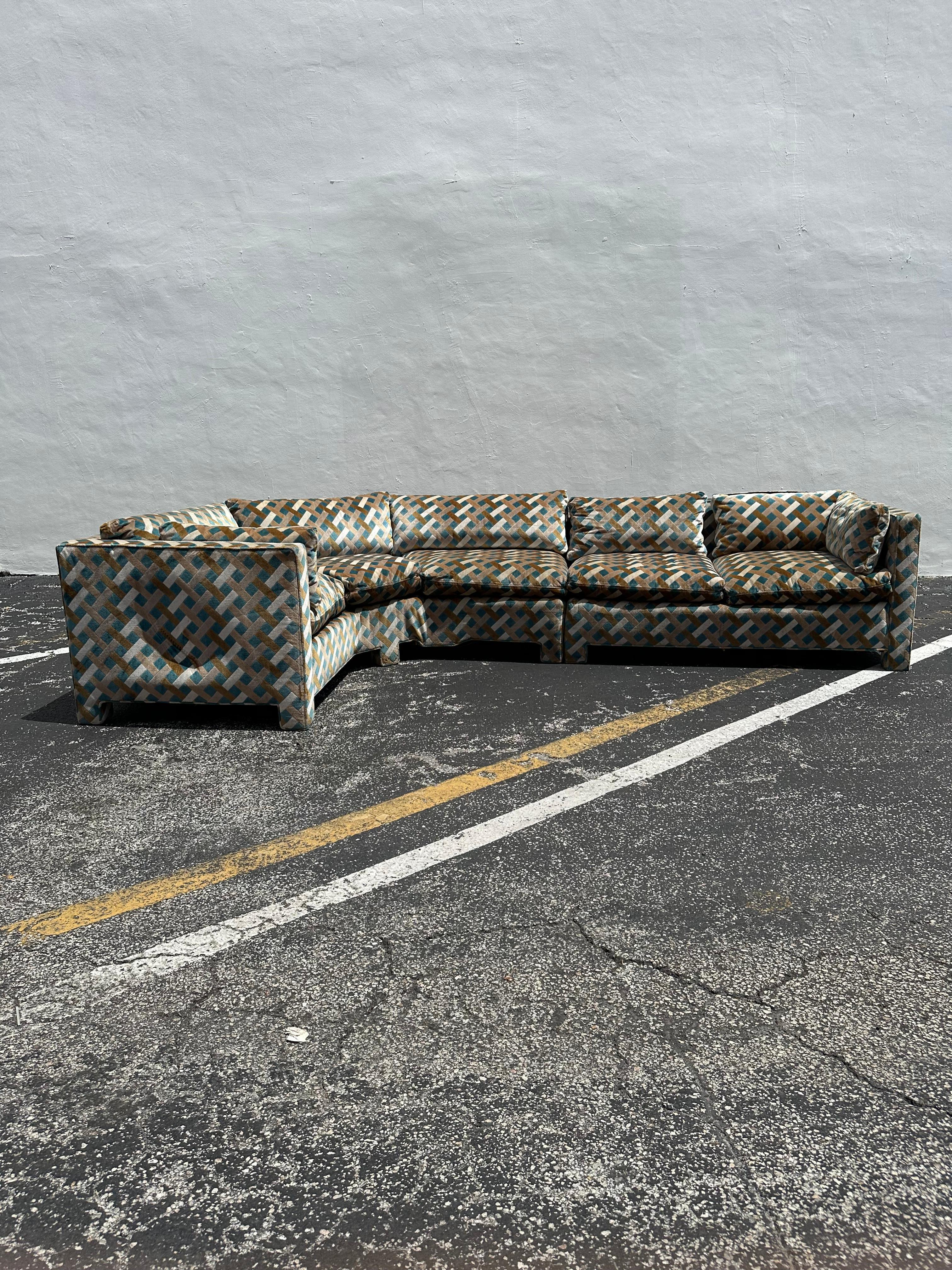 1970 Milo Baughman in Jack Lenor Larsen Blue Brown Lattice Velvet Sectional en vente 10