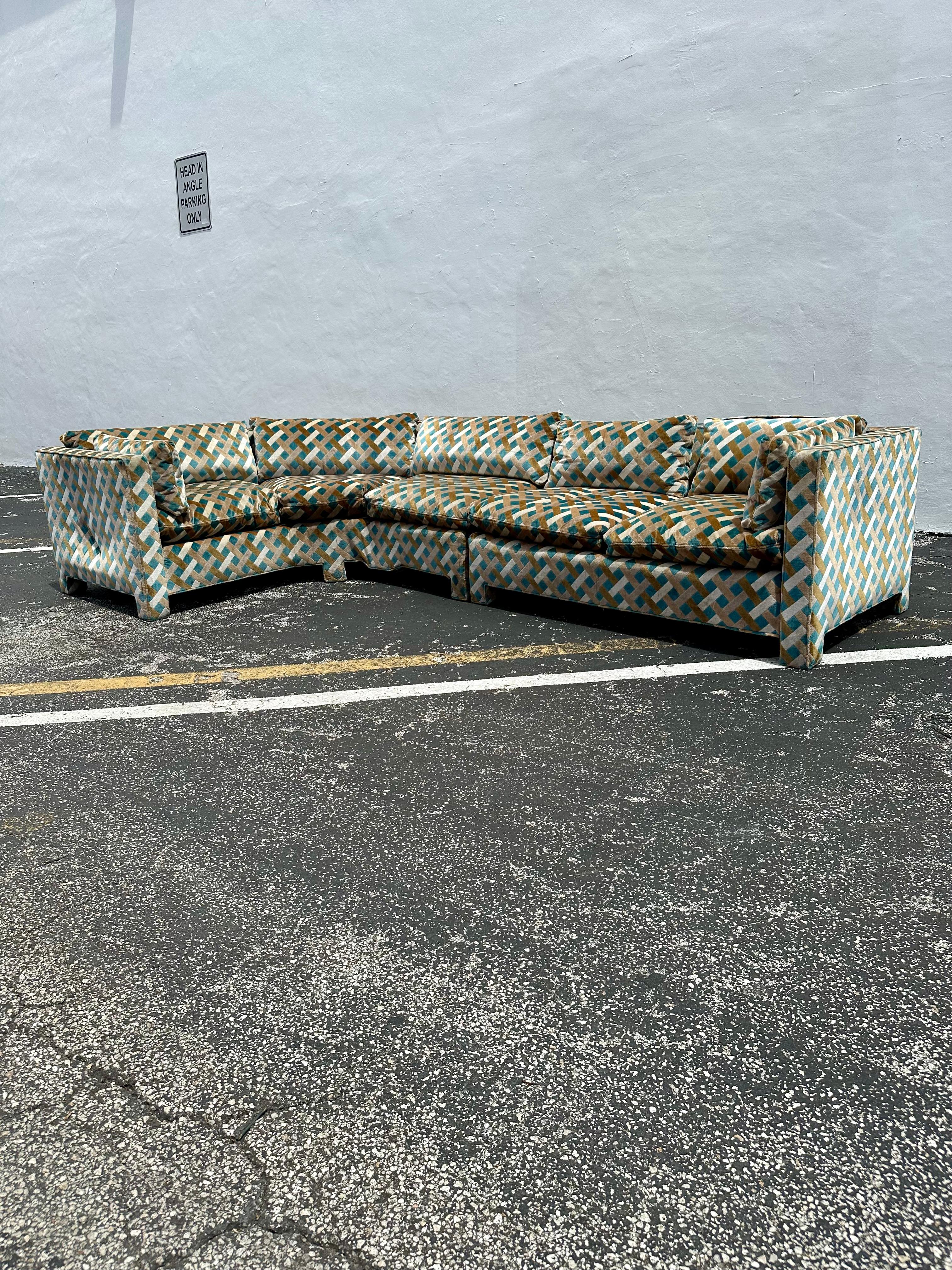Mid-Century Modern 1970 Milo Baughman in Jack Lenor Larsen Blue Brown Lattice Velvet Sectional en vente
