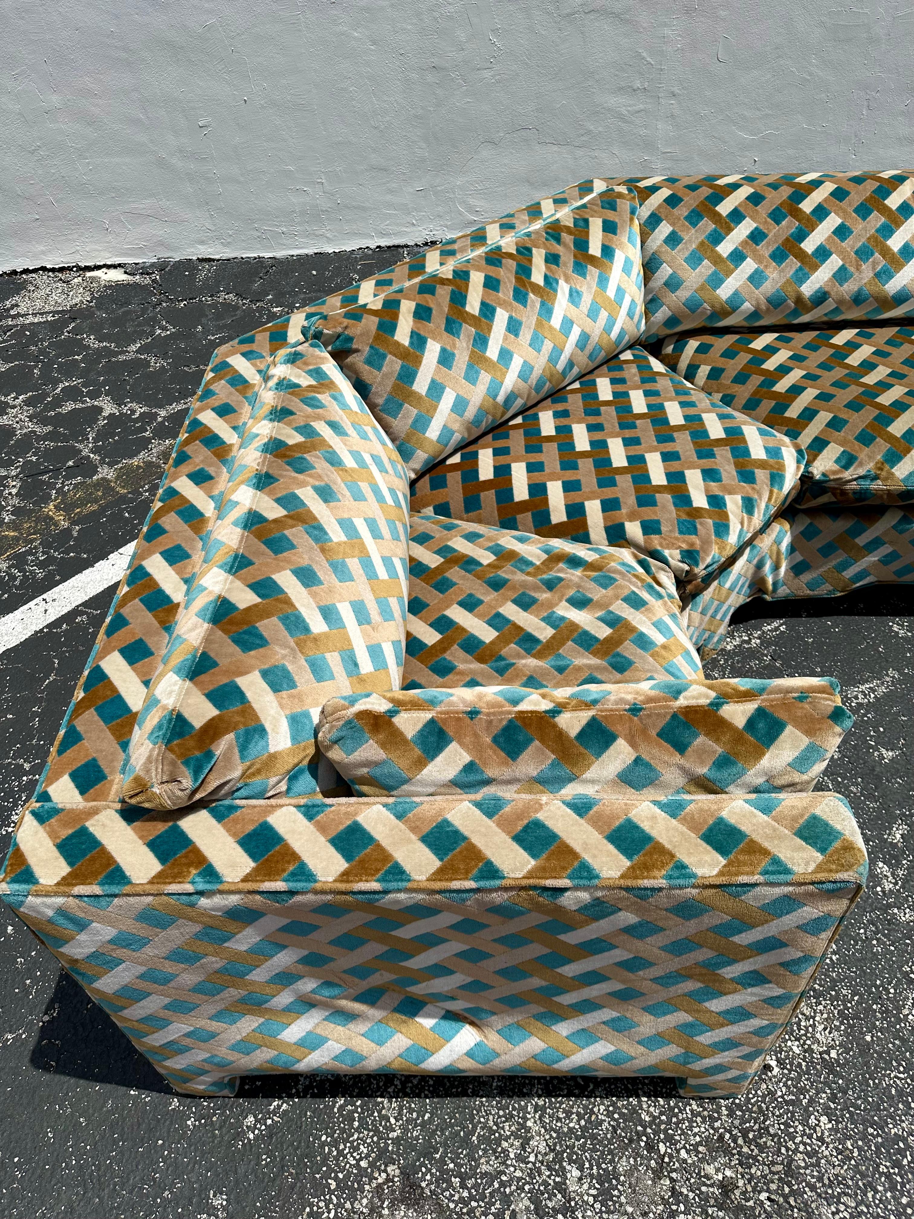 Velours 1970 Milo Baughman in Jack Lenor Larsen Blue Brown Lattice Velvet Sectional en vente