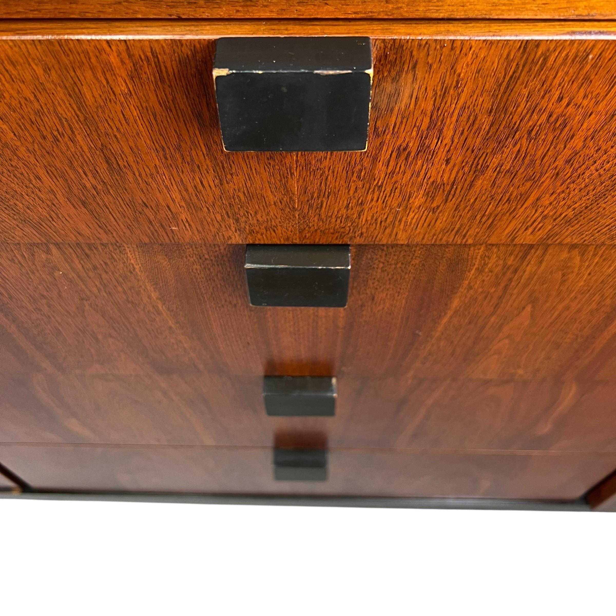 Buffet in noce di Milo Baughman per Directional in vendita 3