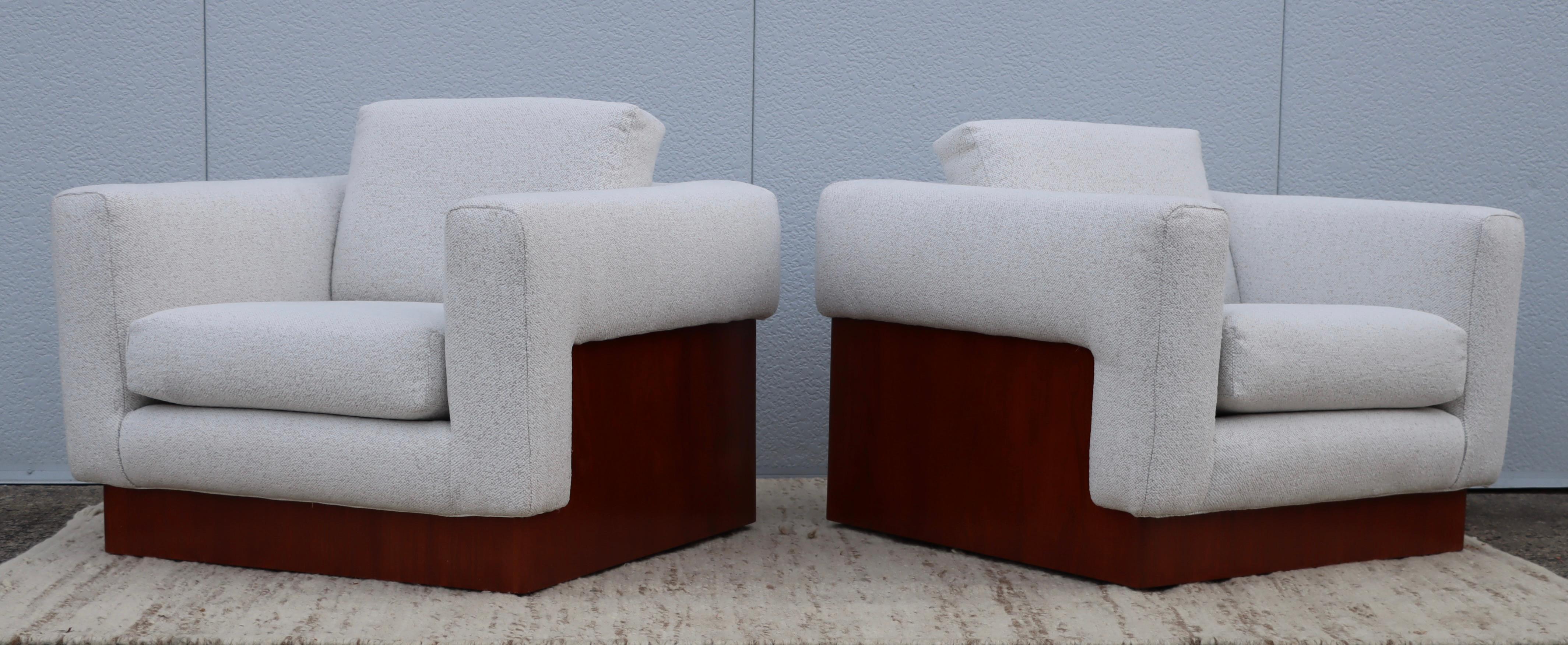 Mid-Century Modern Milo Baughman Walnut Case Club Chairs on Castors For Sale