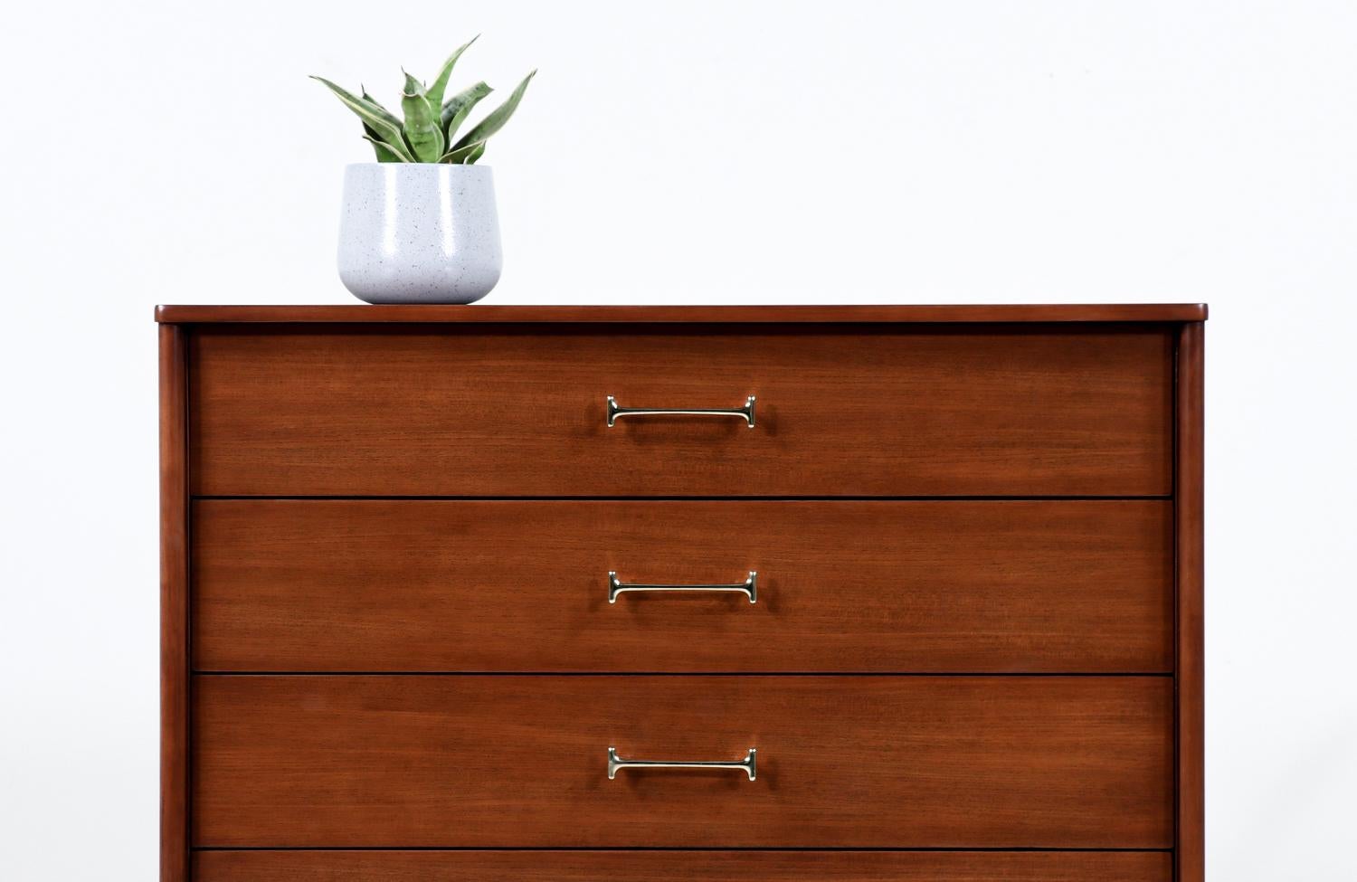 Mid-20th Century Milo Baughman Walnut Chest of Drawers with Brass Handles for Drexel