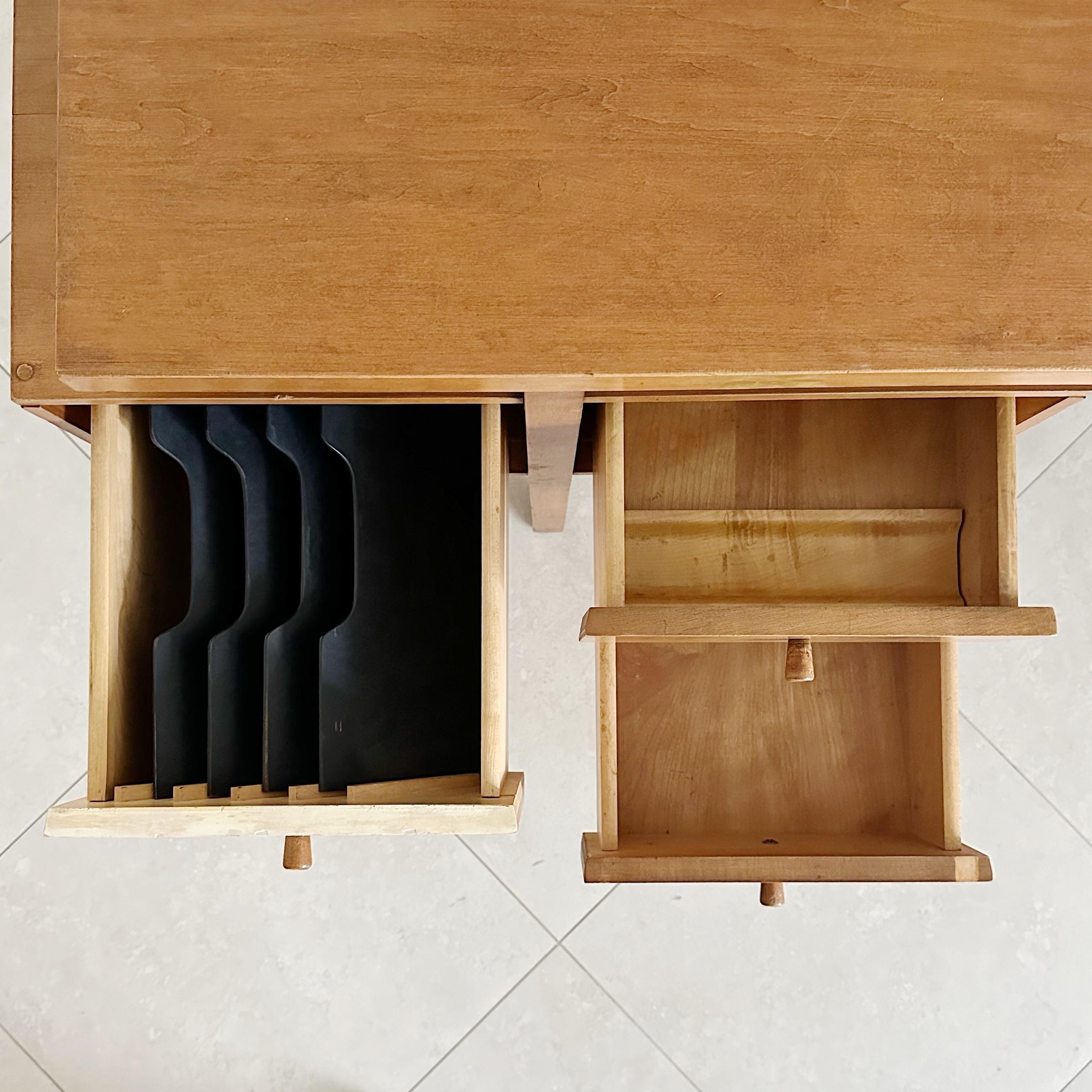 Milo Baughman Walnut Desk, 1950s In Good Condition In West Palm Beach, FL