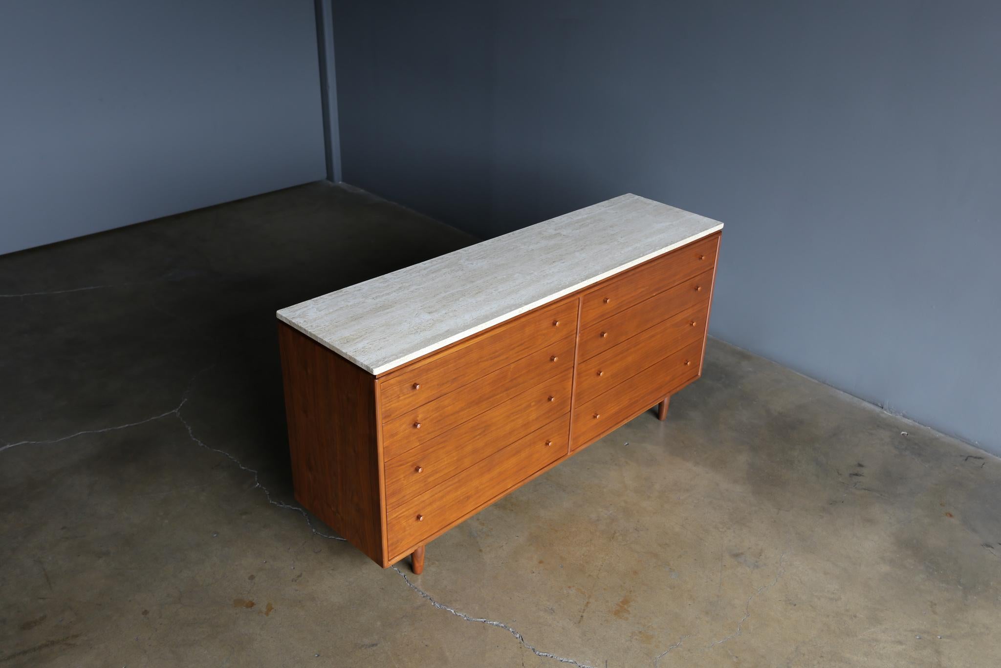 Milo Baughman Walnut & Travertine Dresser for Glenn of California, circa 1955 12