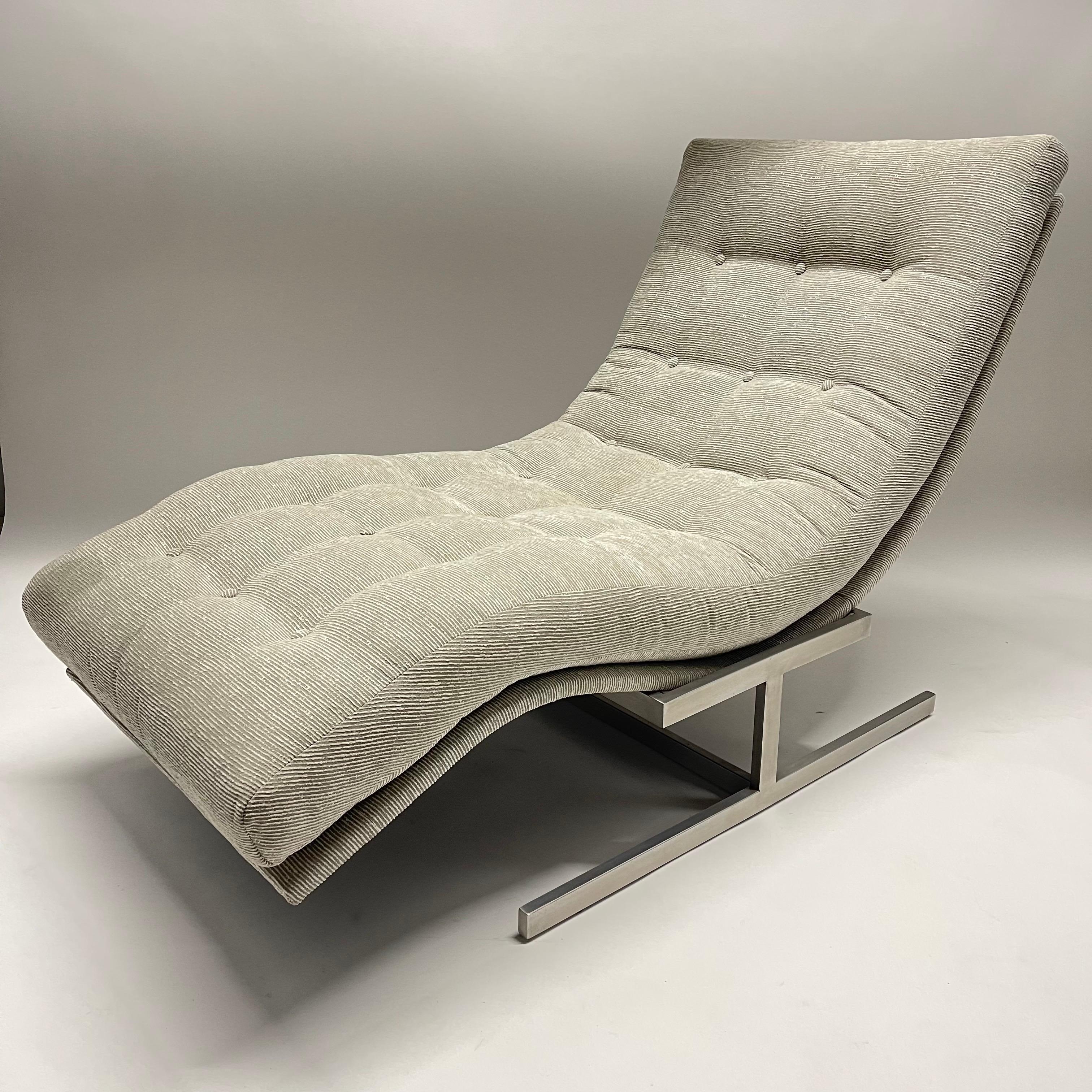 American Mid Century Wave Chaise in the Style of Milo Baughman, circa 1970's For Sale