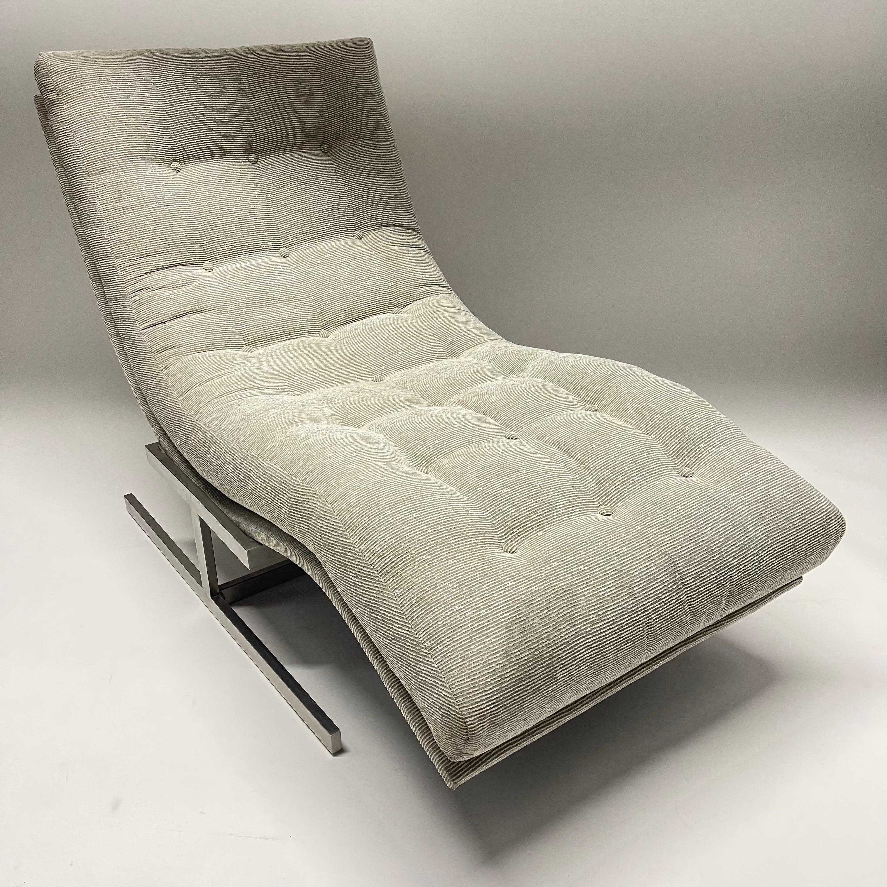20th Century Mid Century Wave Chaise in the Style of Milo Baughman, circa 1970's For Sale