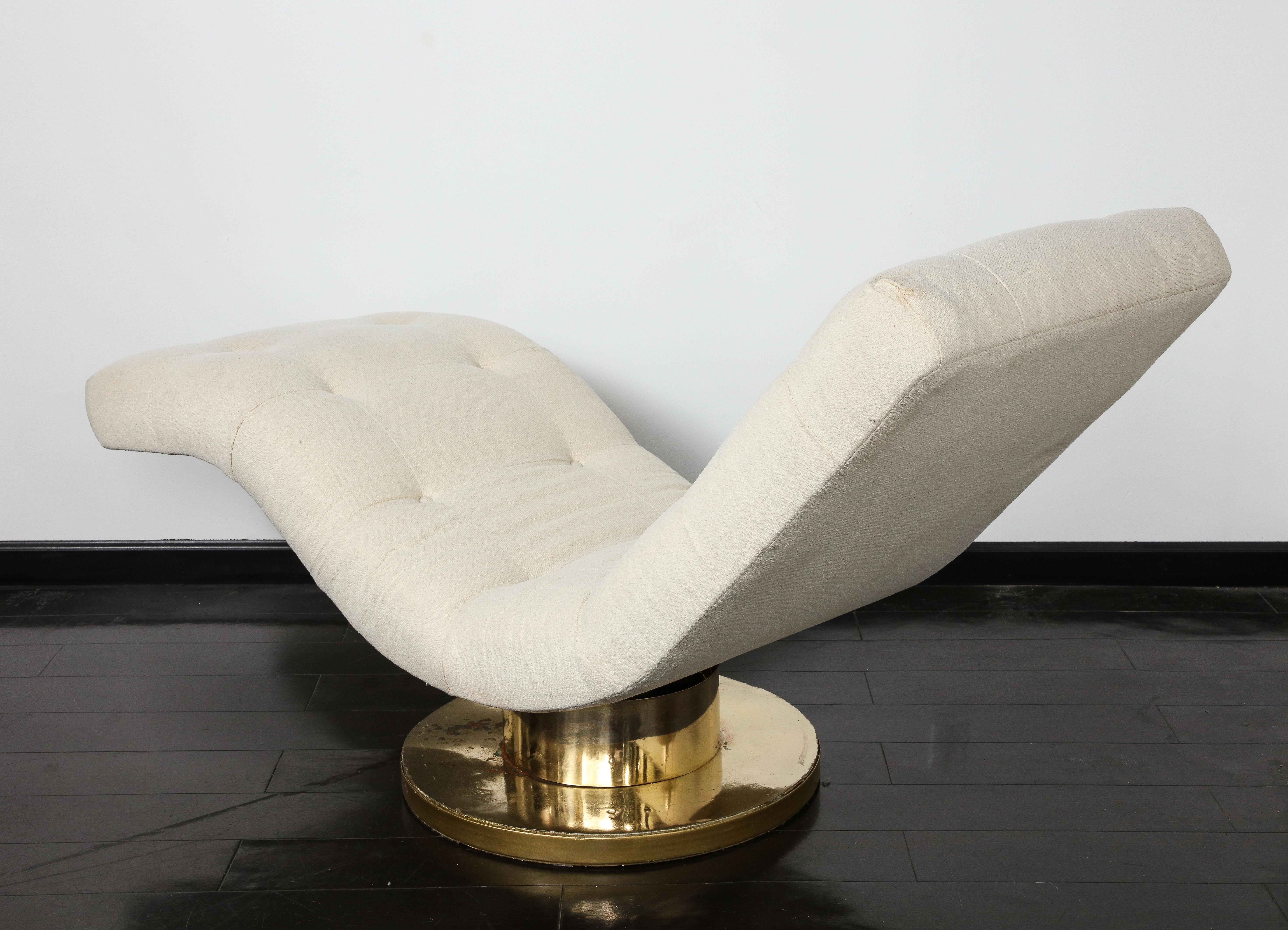 Milo Baughman Wave Chaise Lounge Chair with Tufted Top and Brass Base, 1970s For Sale 5