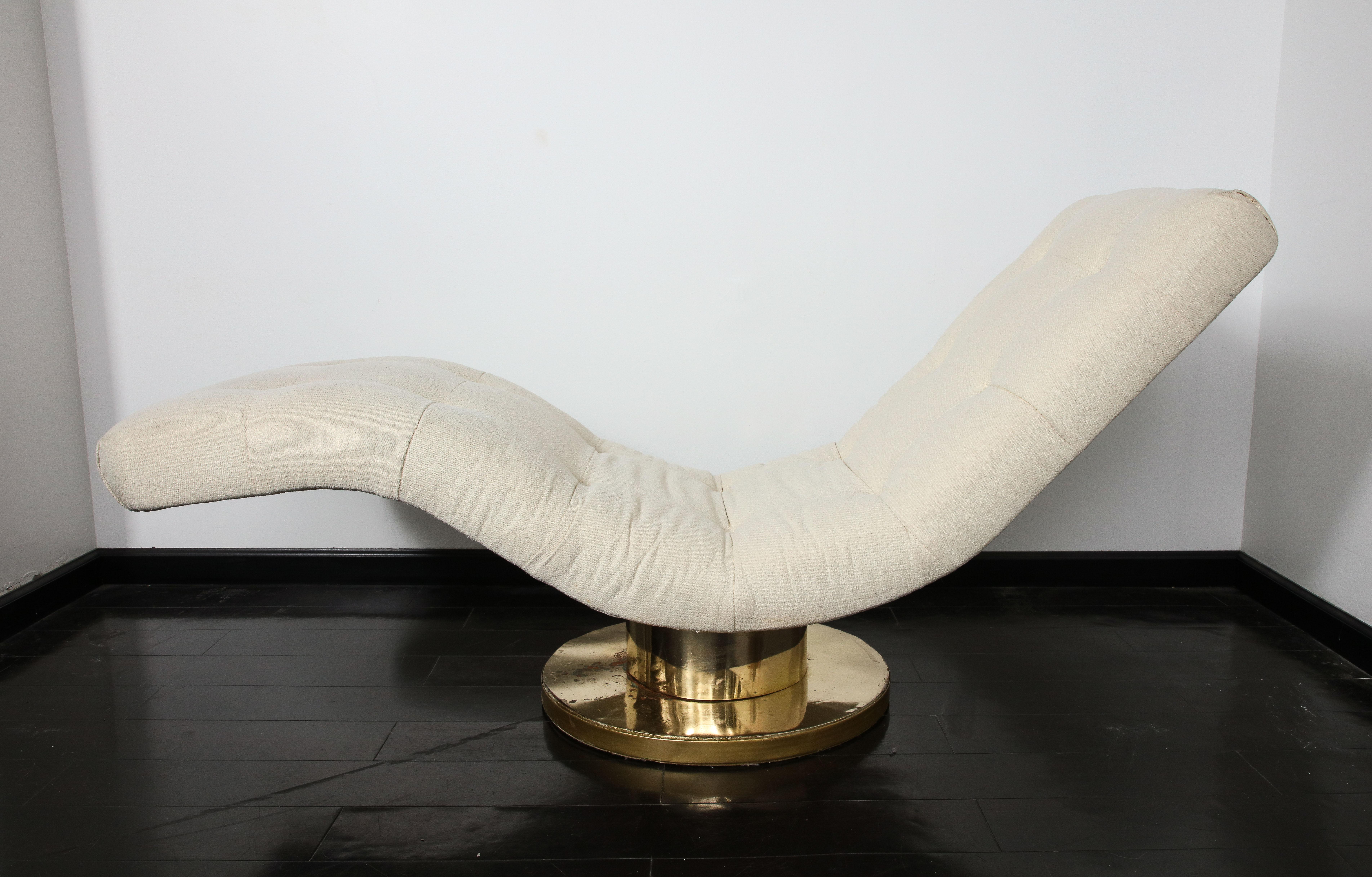 Milo Baughman Wave Chaise Lounge Chair with Tufted Top and Brass Base, 1970s For Sale 6