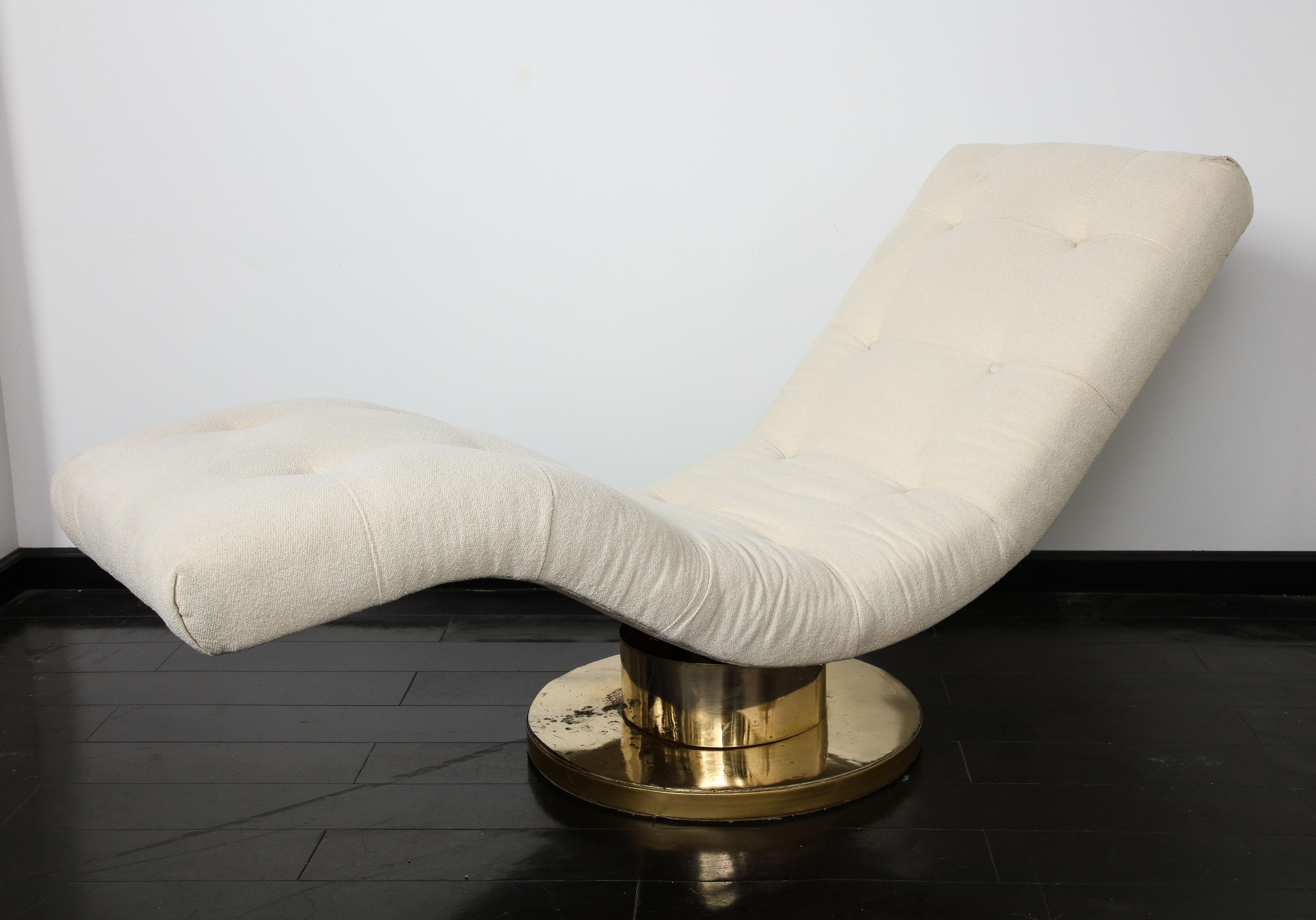 Milo Baughman Wave Chaise Lounge Chair with Tufted Top and Brass Base, 1970s For Sale 7