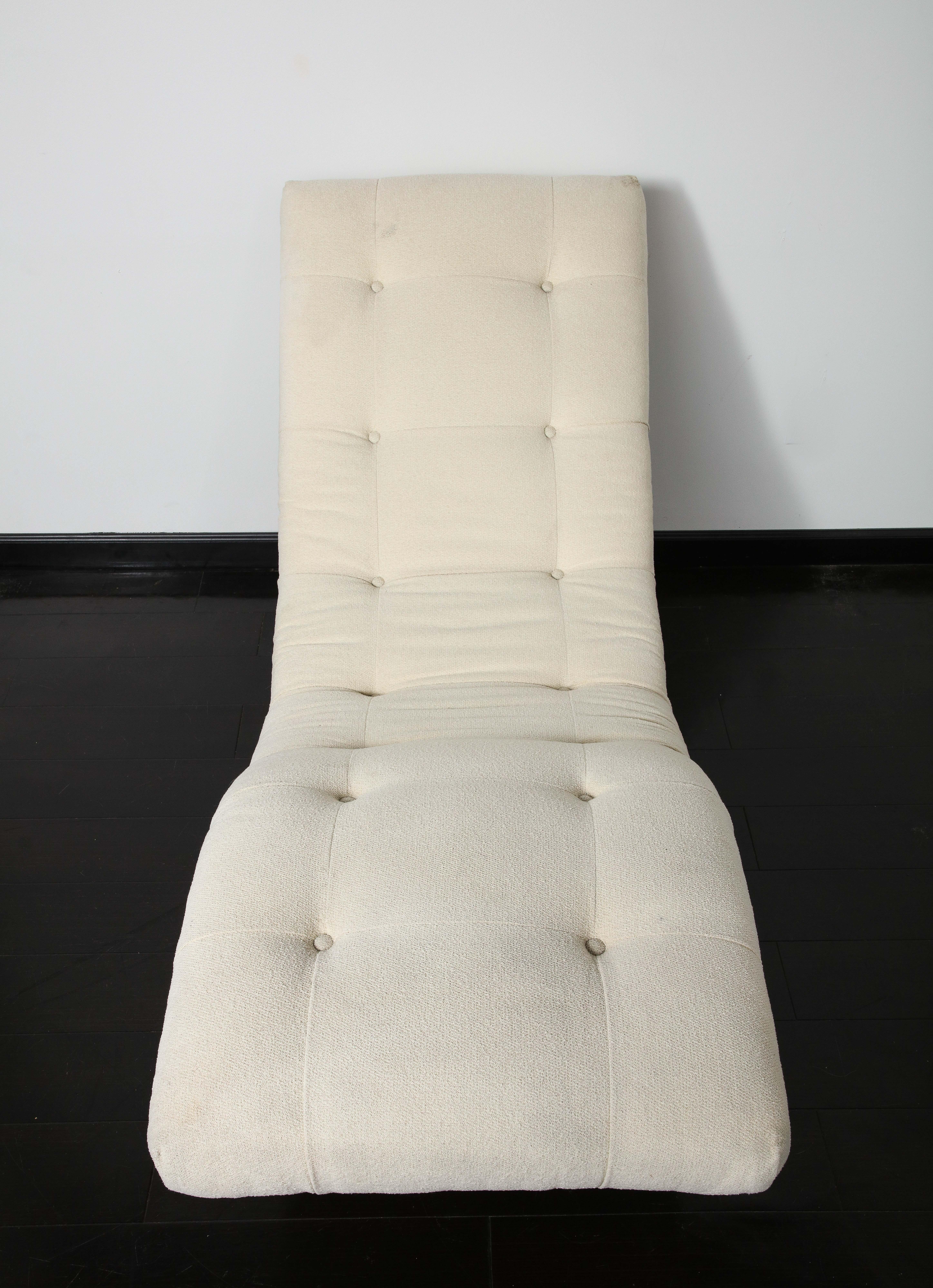 Milo Baughman Wave Chaise Lounge Chair with Tufted Top and Brass Base, 1970s For Sale 8