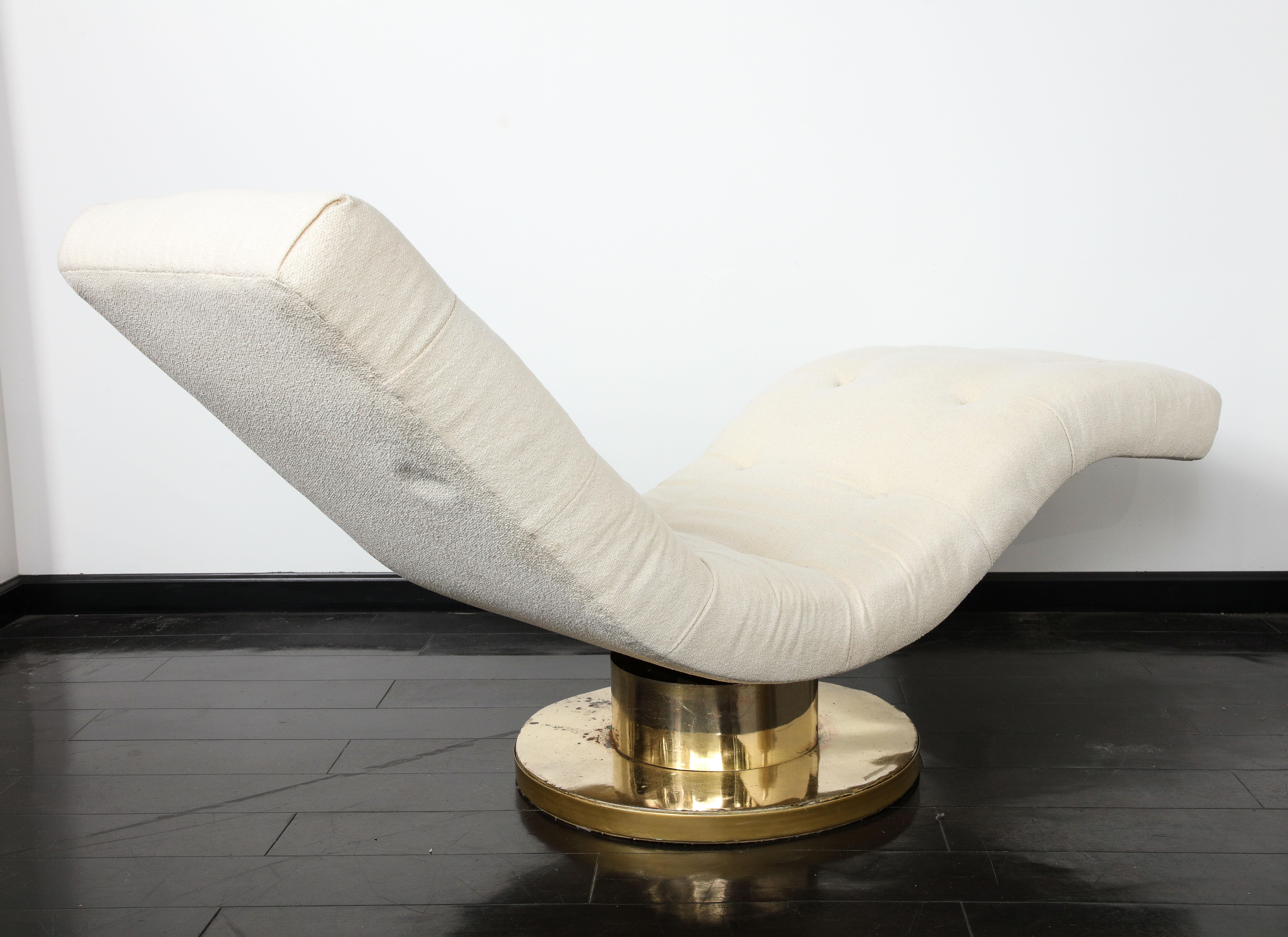 Milo Baughman Wave Chaise Lounge Chair with Tufted Top and Brass Base, 1970s For Sale 1