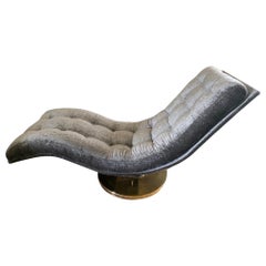 Chaise longue Wave Milo Baughman des années 70 en laiton et velours gris argenté neuf
