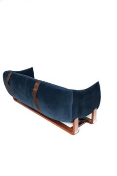 Milo Sofa, Ocean/Cremefarbener Brulee-Samt