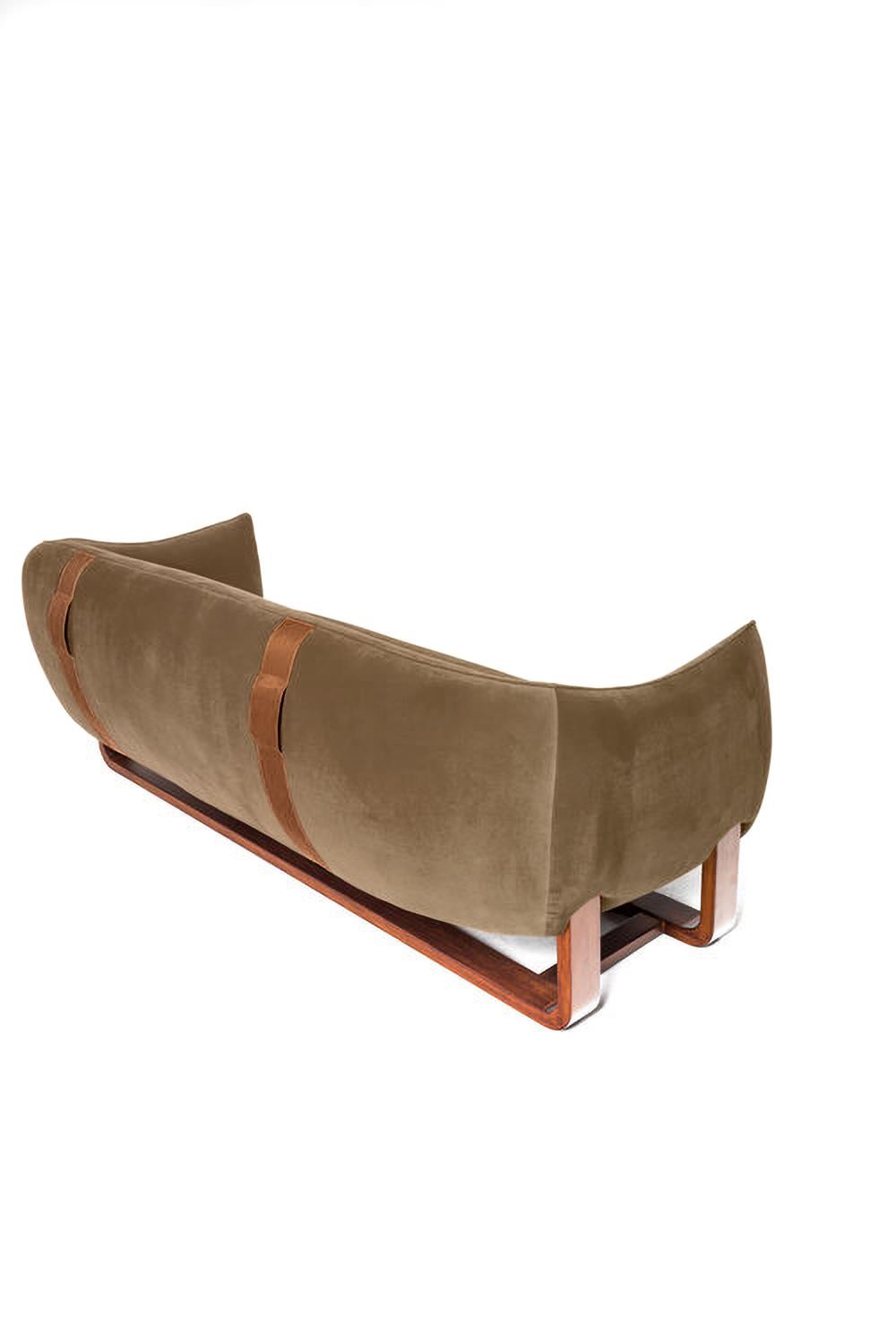 Milo Sofa, Taupe/Chesterfield-Samt (Moderne der Mitte des Jahrhunderts) im Angebot