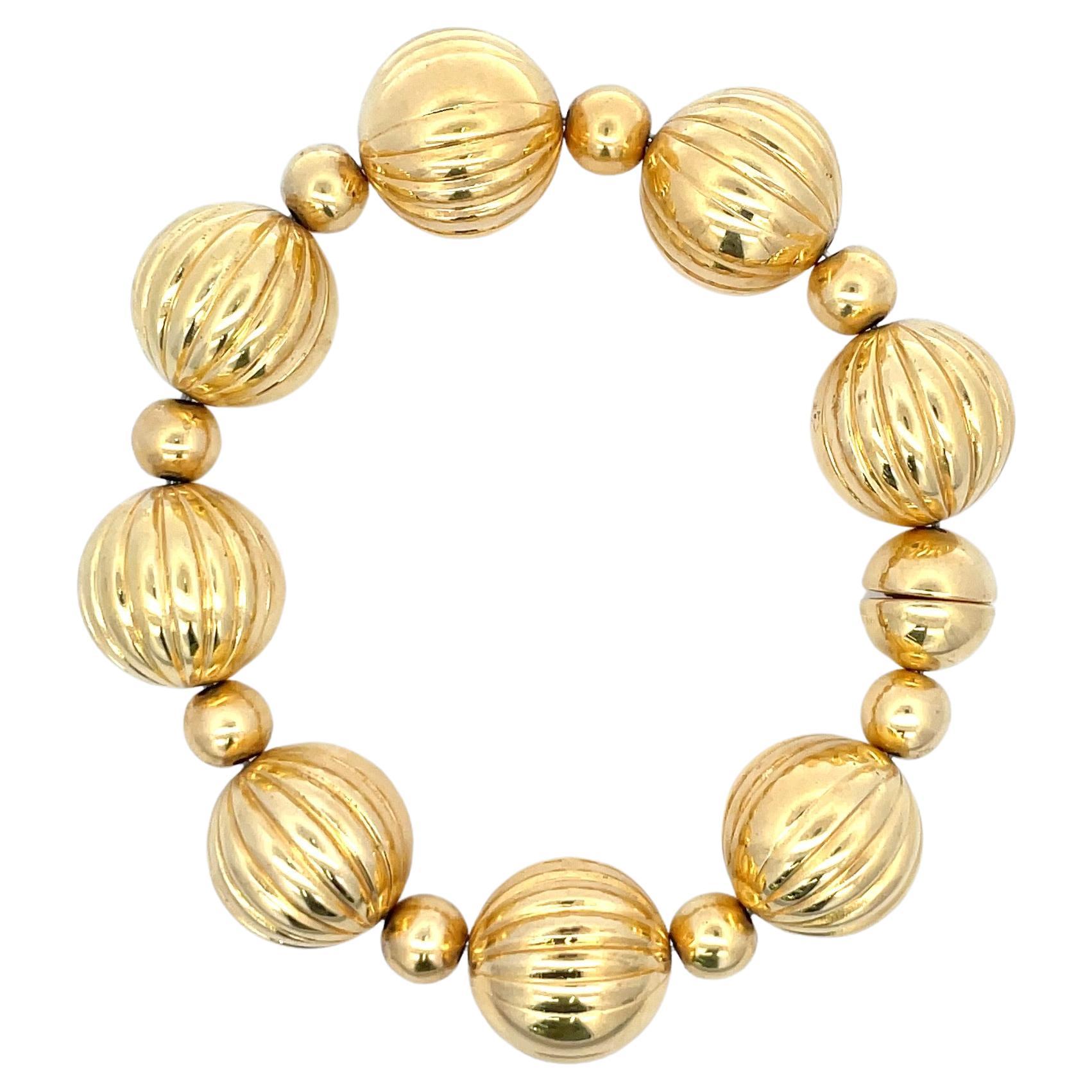 Maßgeschneidertes italienisches Kugelarmband mit Magnet aus 14 Karat Gelbgold 31.2 Gramm (Zeitgenössisch) im Angebot