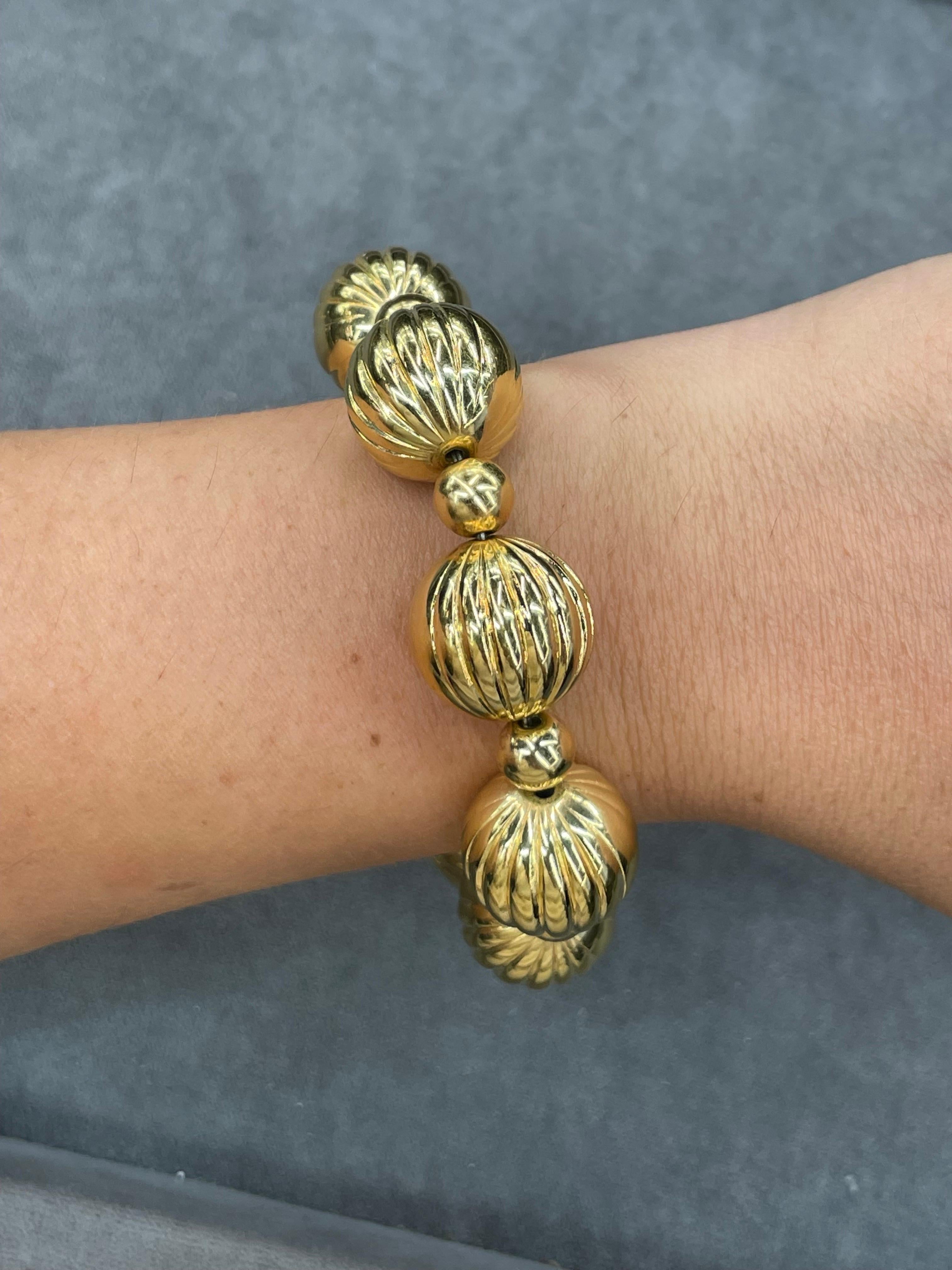 Milor Designer Italian Ball Bracelet with Magnet 14 Karat Yellow Gold 31.2 Grams In Excellent Condition For Sale In New York, NY
