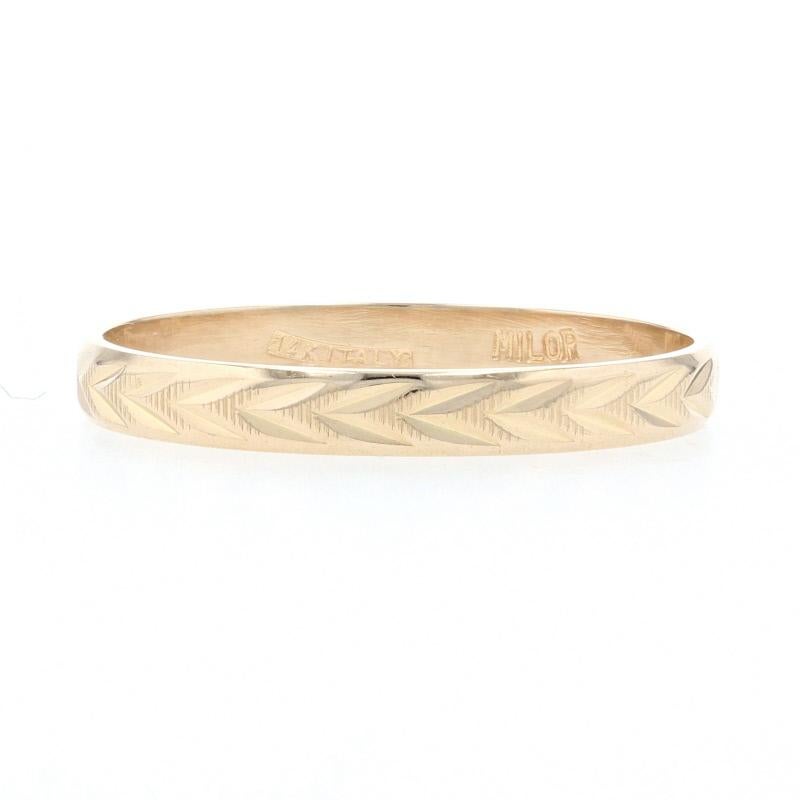 Milor Etched Chevron Stackable Band Yellow Gold, 14k Wedding Ring In Excellent Condition In Greensboro, NC