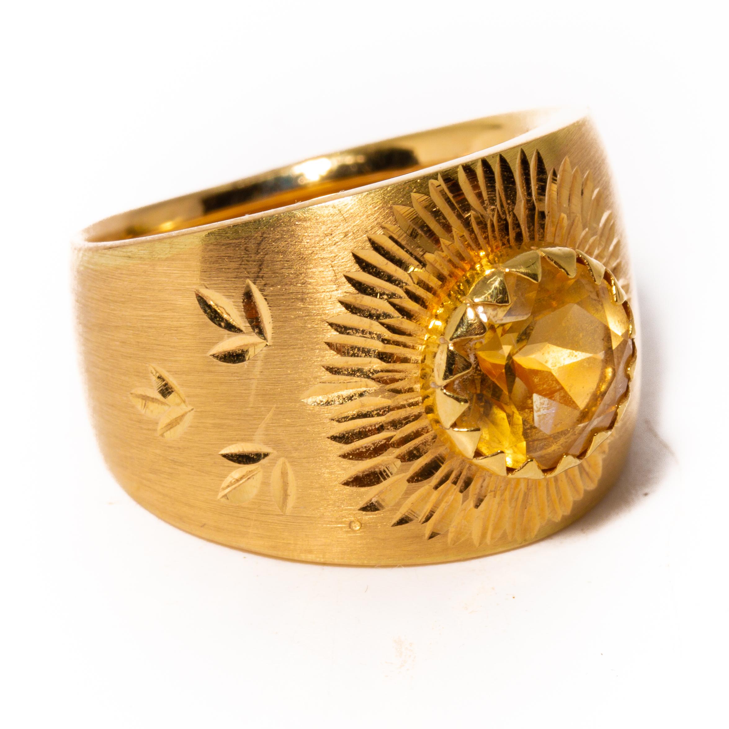 Milor Italian 14K yellow gold satin finish with diamond-cut starburst design and citrine stone ring, comprising of one central round-cut faceted citrine approx: 8 x 8mm, marked: 