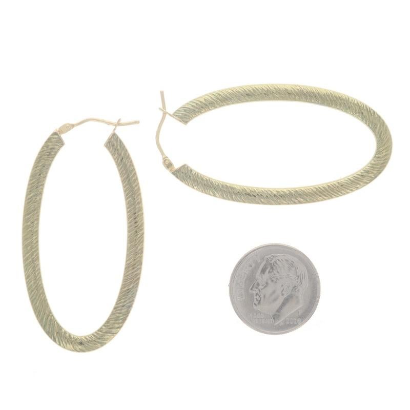 Milor Oval Hoop Earrings - Green Gold 14k Stripes Italy Pierced In Excellent Condition For Sale In Greensboro, NC