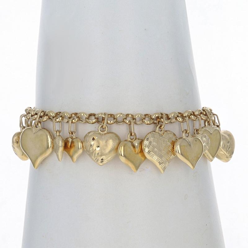 Marke: Milor

Metallgehalt: 14k Gelbgold

Stil: Charme
Verschluss-Typ: Karabinerhakenverschluss
Thema: Puffy Hearts, Liebe
Merkmale: Glatte Oberfläche mit gebürsteten und geätzten Details

Messungen
Länge: 7 1/4