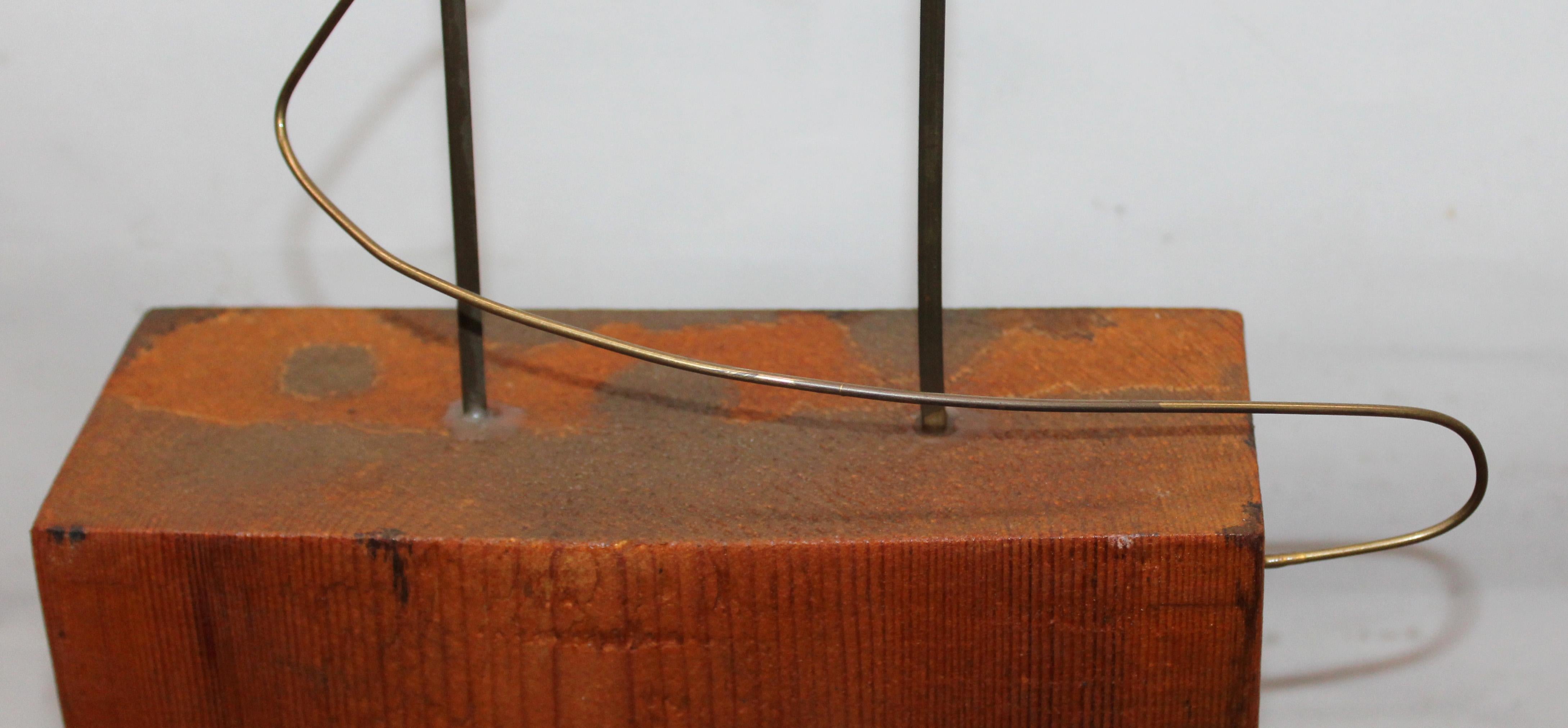 Travesía Abstracta - Escultura en madera, hierro y metal en venta 2