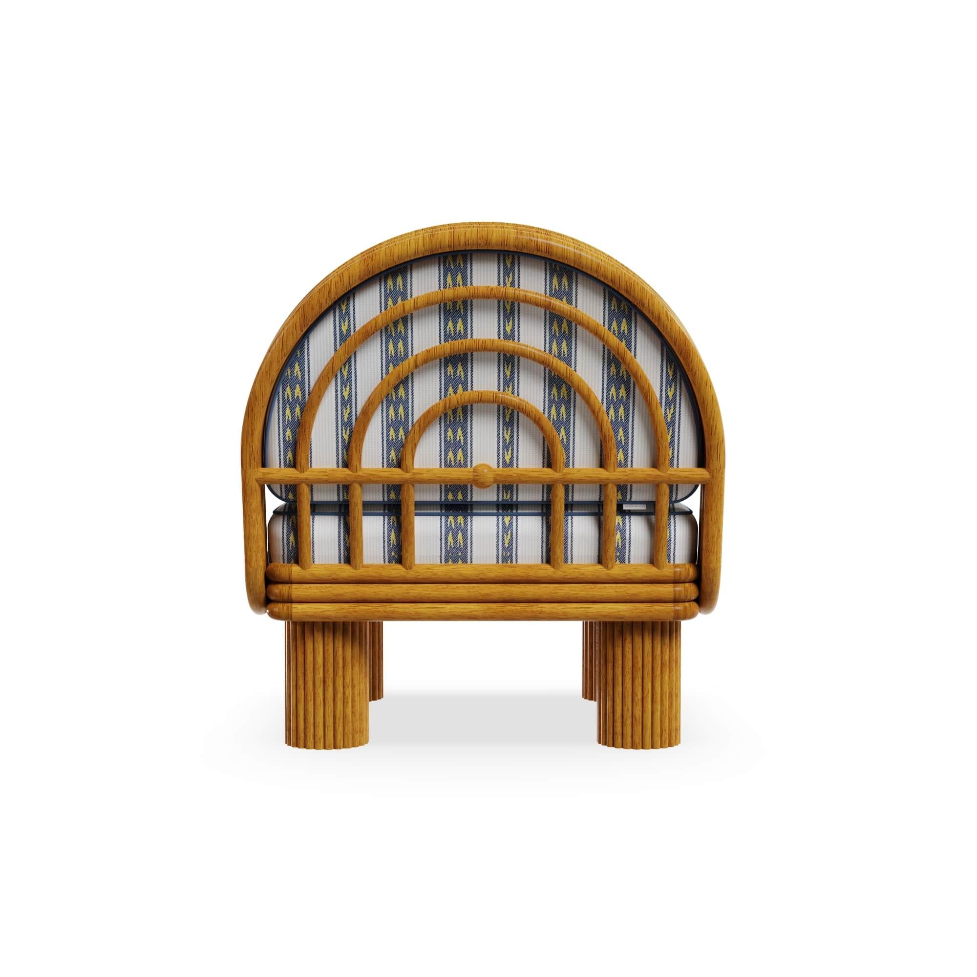 Fatto a mano Poltrona da esterno Milo in Wood Iroko con gambe scultoree a coste in vendita