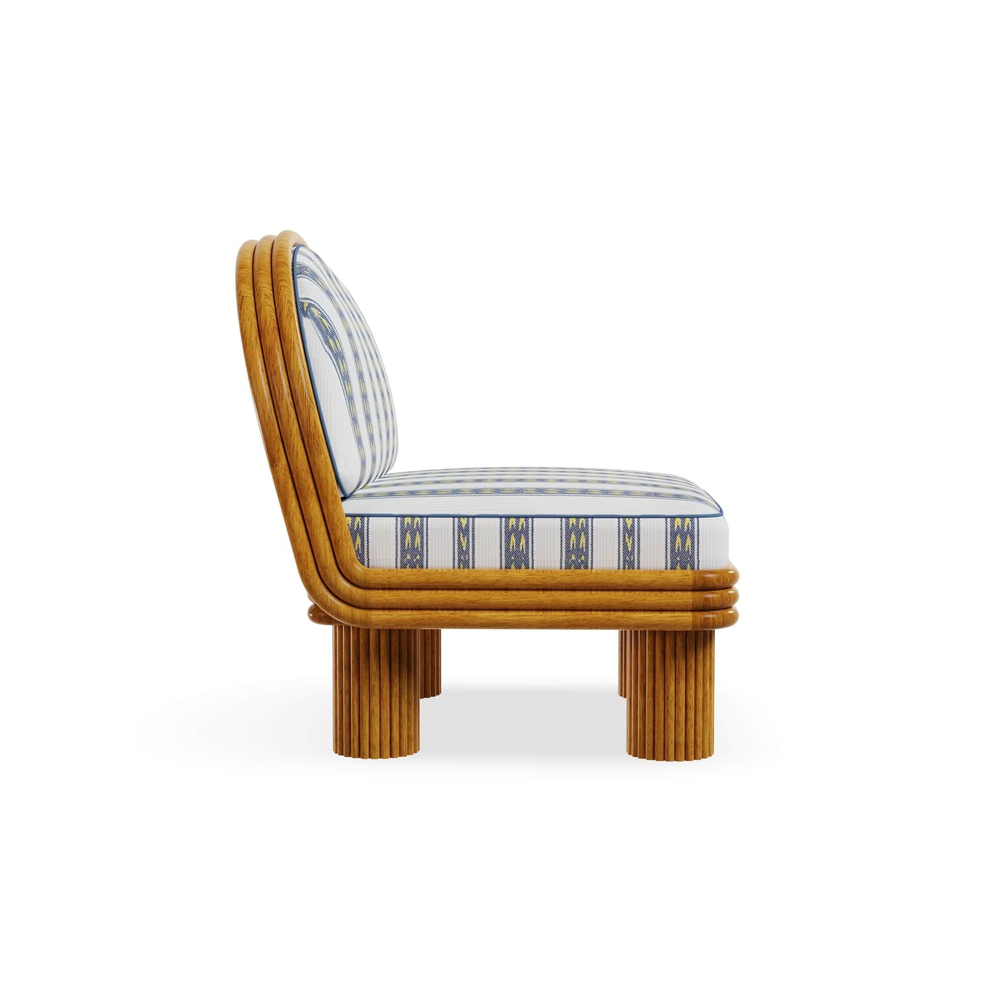 XXI secolo e contemporaneo Poltrona da esterno Milo in Wood Iroko con gambe scultoree a coste in vendita