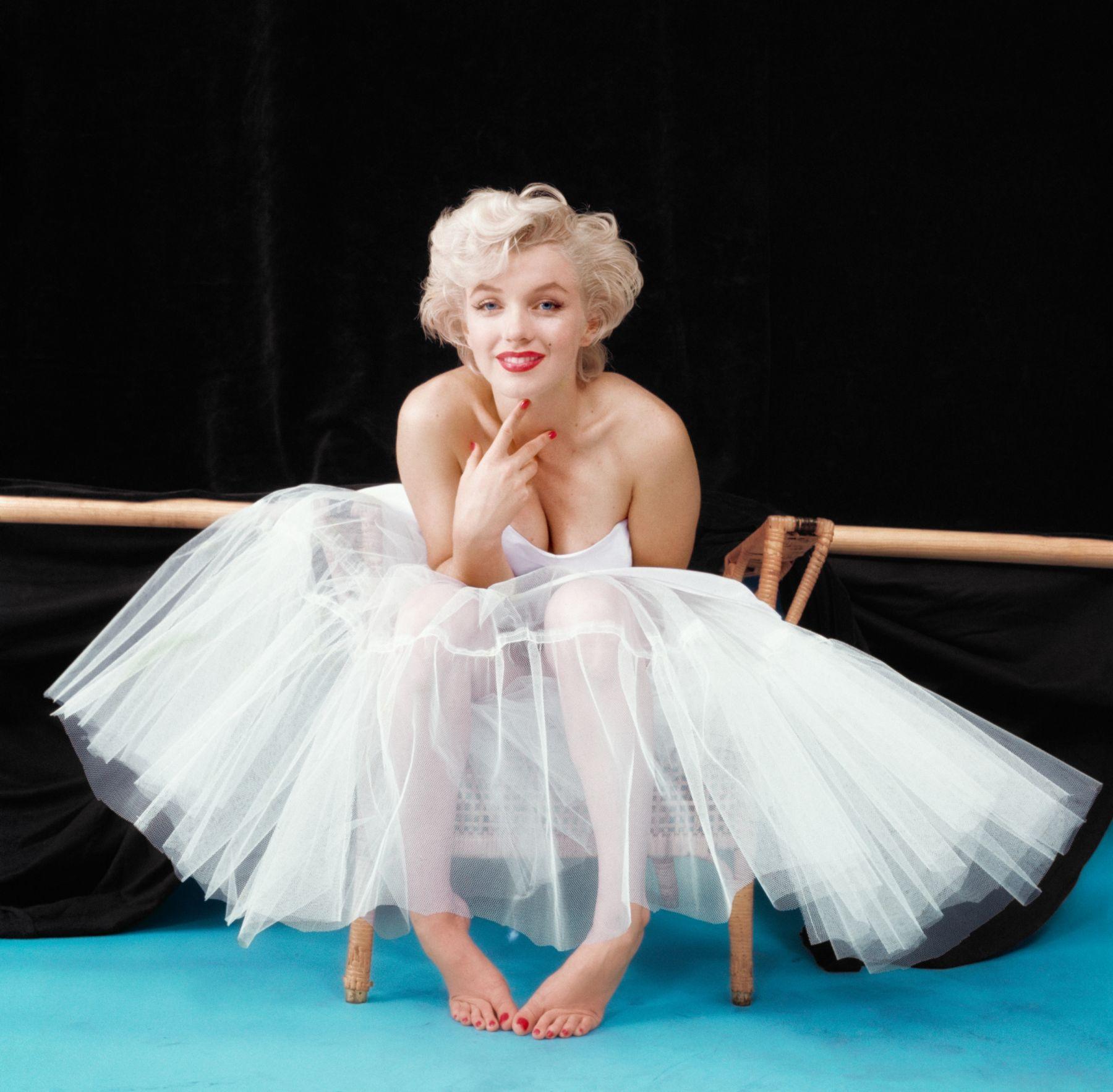 Milton H. Greene Color Photograph – Marilyn Monroe, „Ballerina (Farbe)“