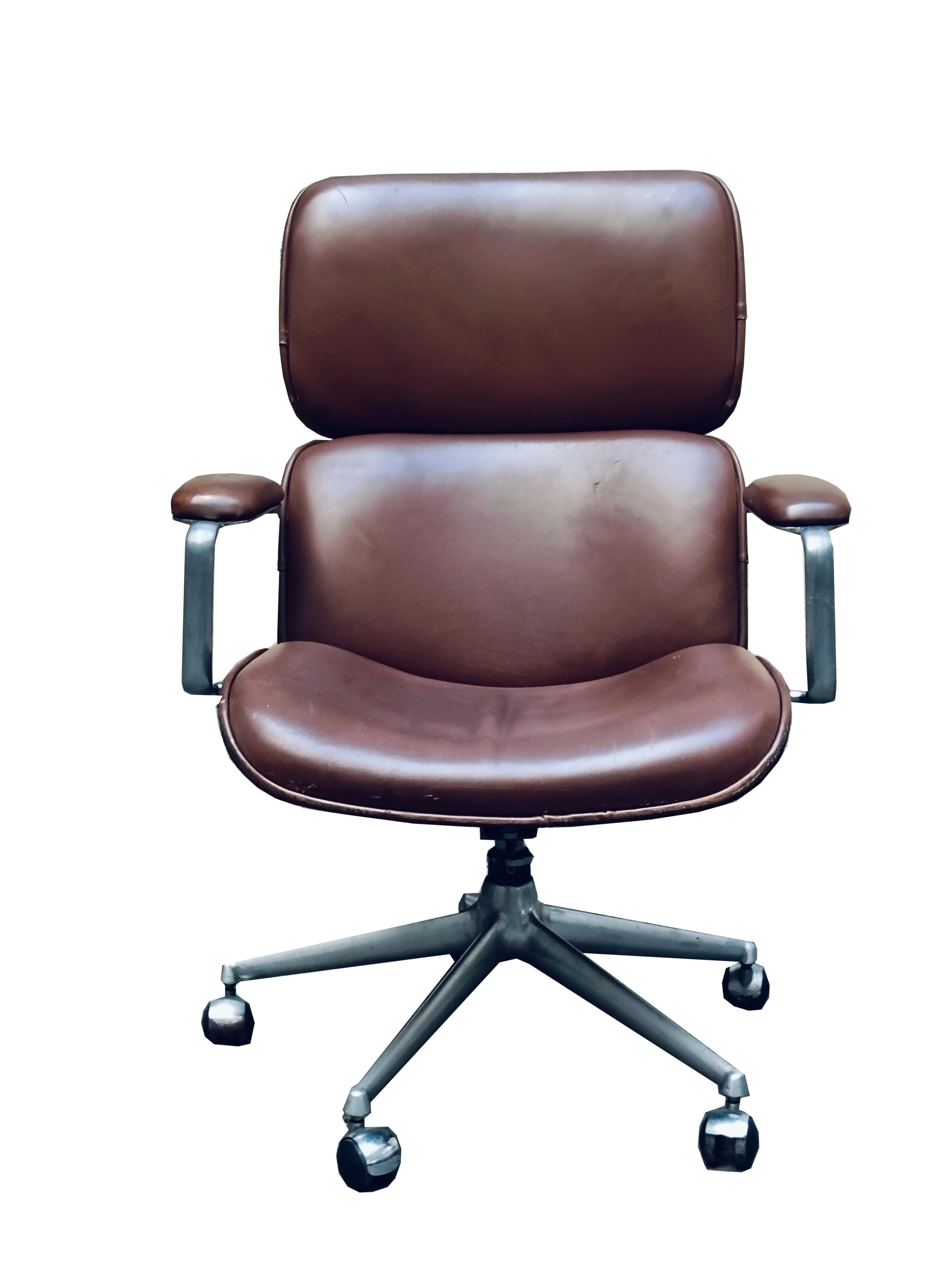 Mid-Century Modern MIM Roma Executive Swiwel Chair, Italy 1960s For Sale