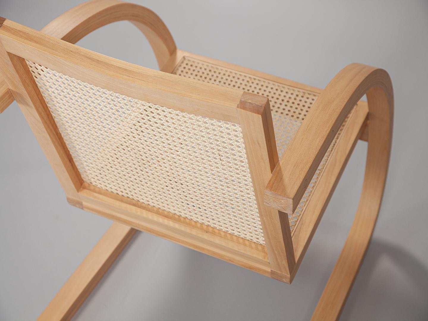 Fauteuil Mima. Fabriqué à la main à partir de bois massif ivoire récupéré. Édition limitée en vente 4
