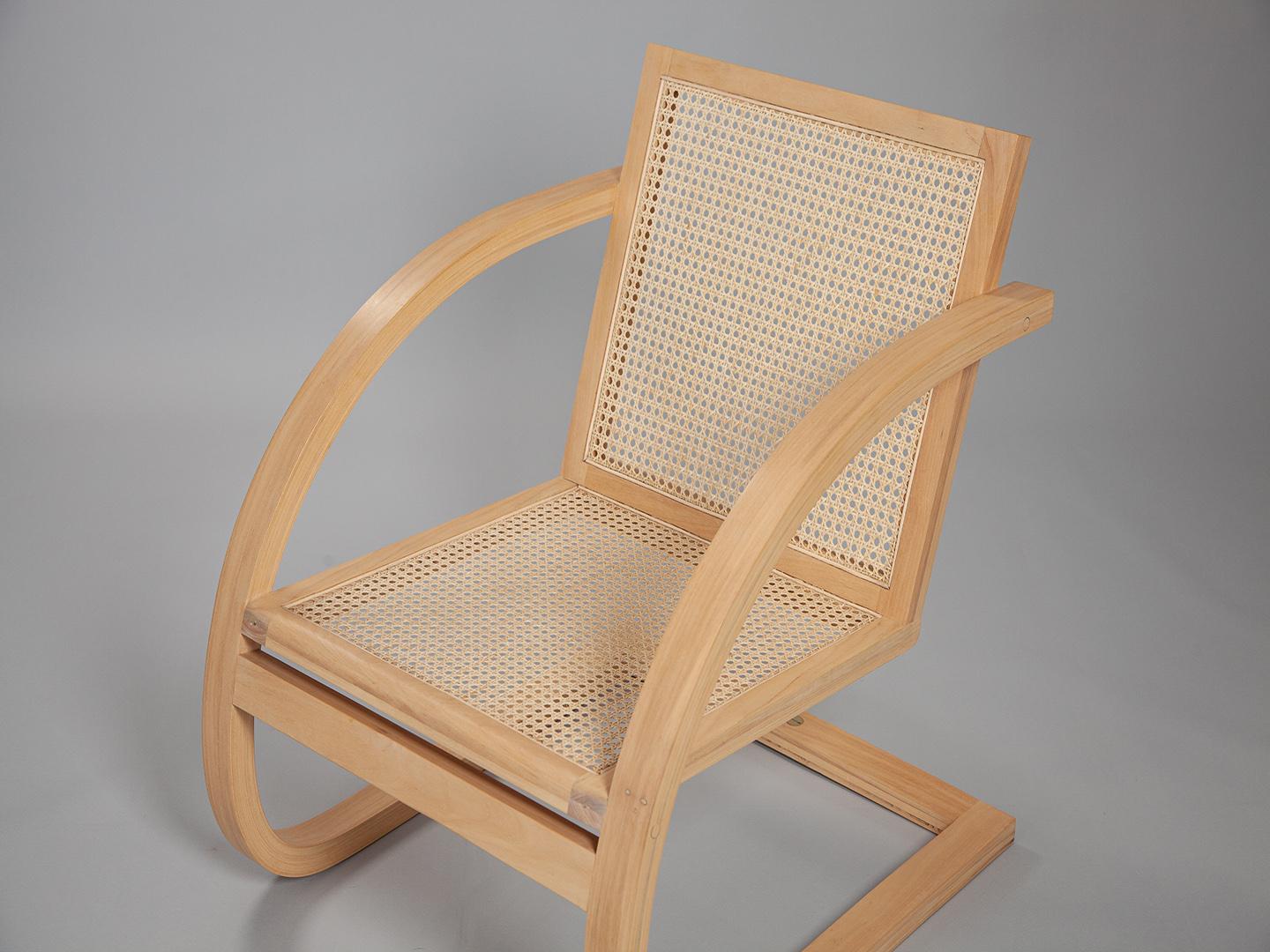 Fauteuil Mima. Fabriqué à la main à partir de bois massif ivoire récupéré. Édition limitée en vente 5