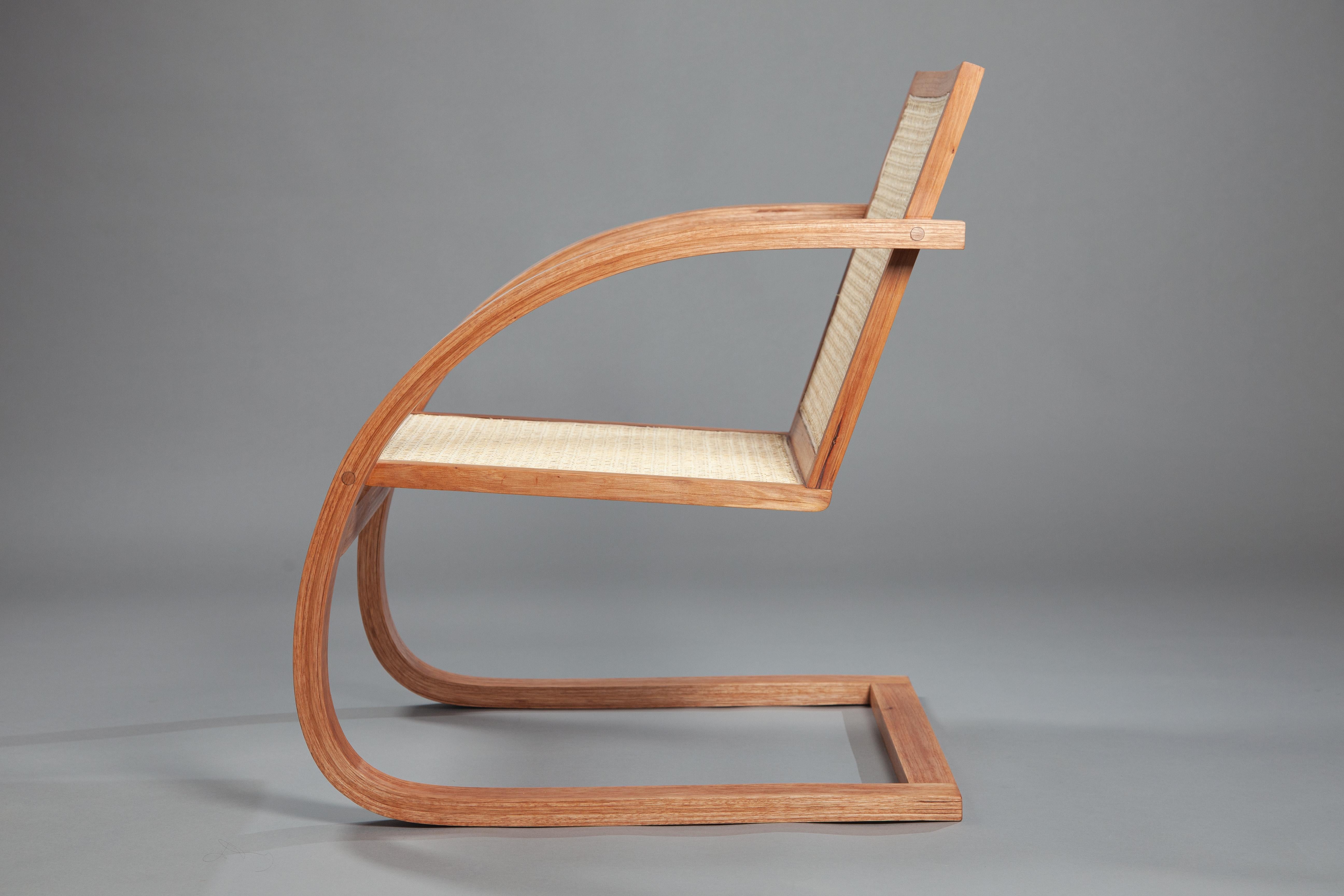Mima Lounge Chair. Handcrafted from solid wood In New Condition For Sale In São Paulo, SP