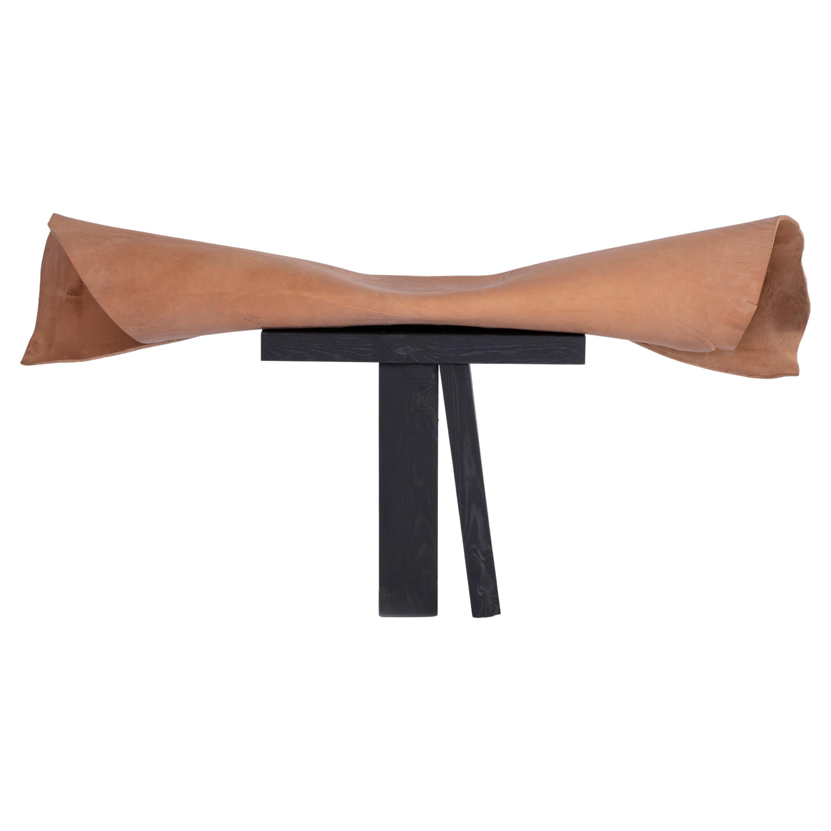 Mimesis nº 1 de Jordi Ribaudí, Mueble escultórico de cuero de búfalo en venta