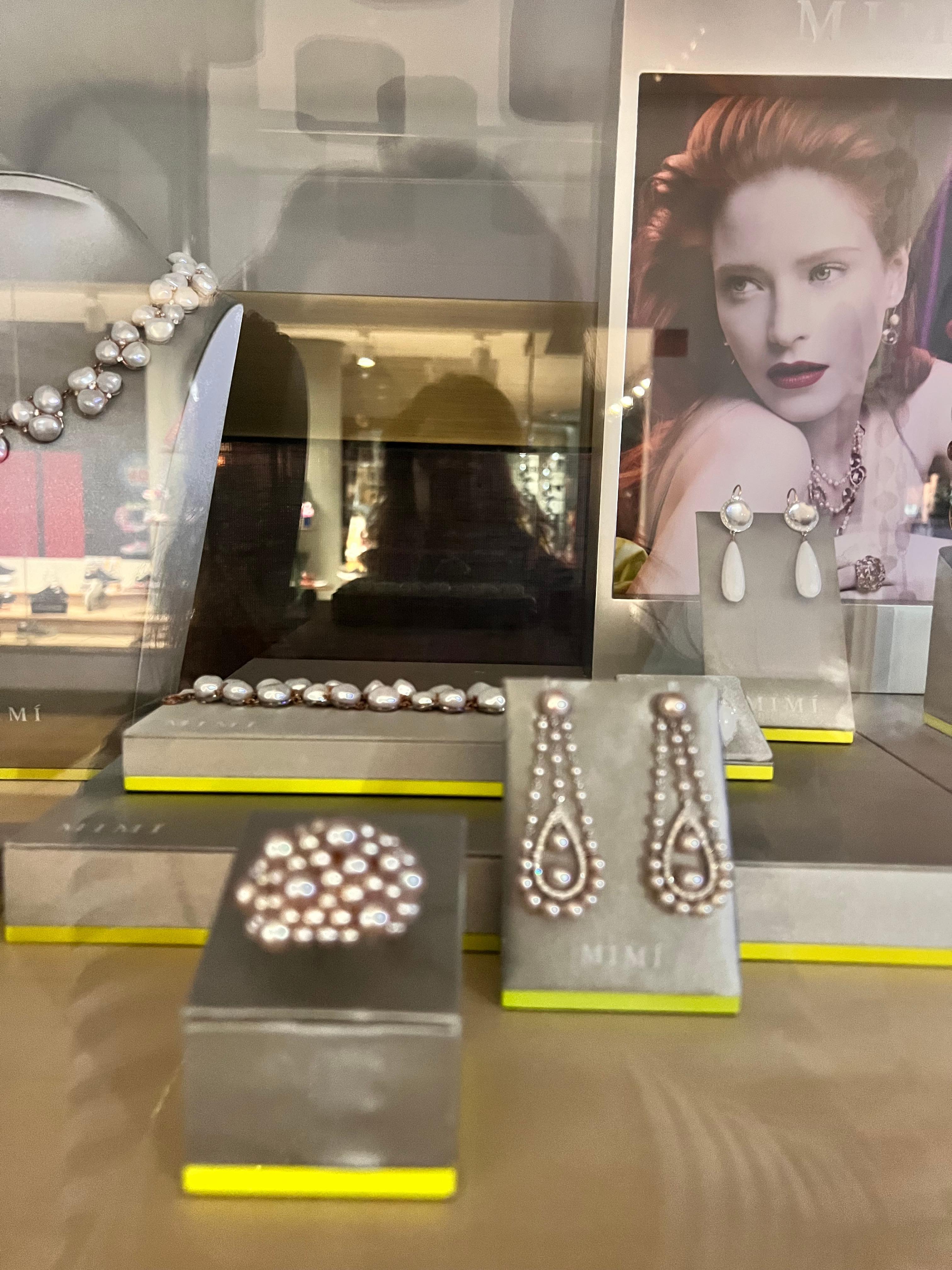 Mimi Milano Boucles d'oreilles en or rose 18 carats avec fleurs et perles d'agate en vente 4