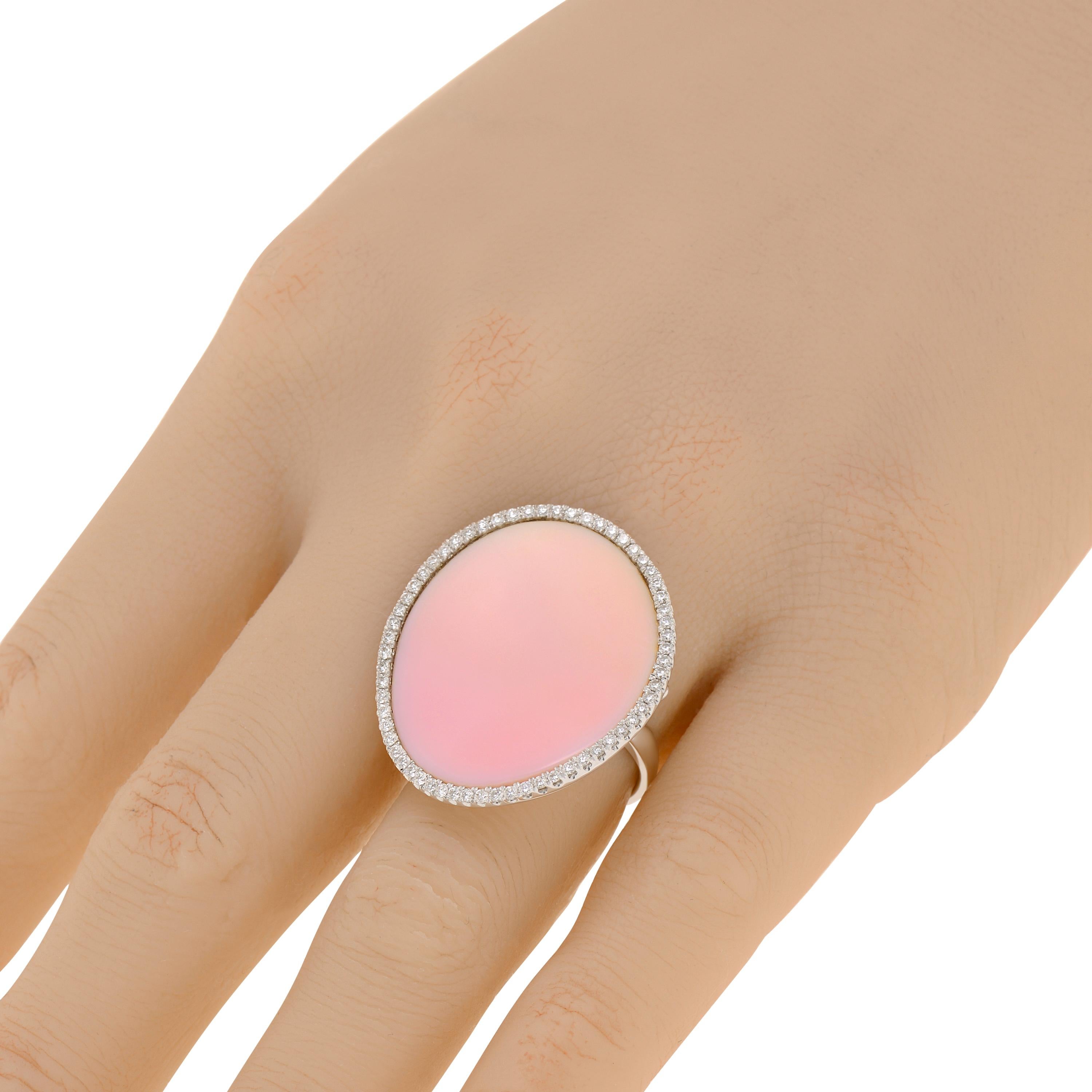 Mimi Milano 18K white gold statement ring features pink Mother of pearl and 0.5ct. tw. diamonds set in 18K rose gold. The ring size is 7.25 (55.1). The decoration size is 1 1/8