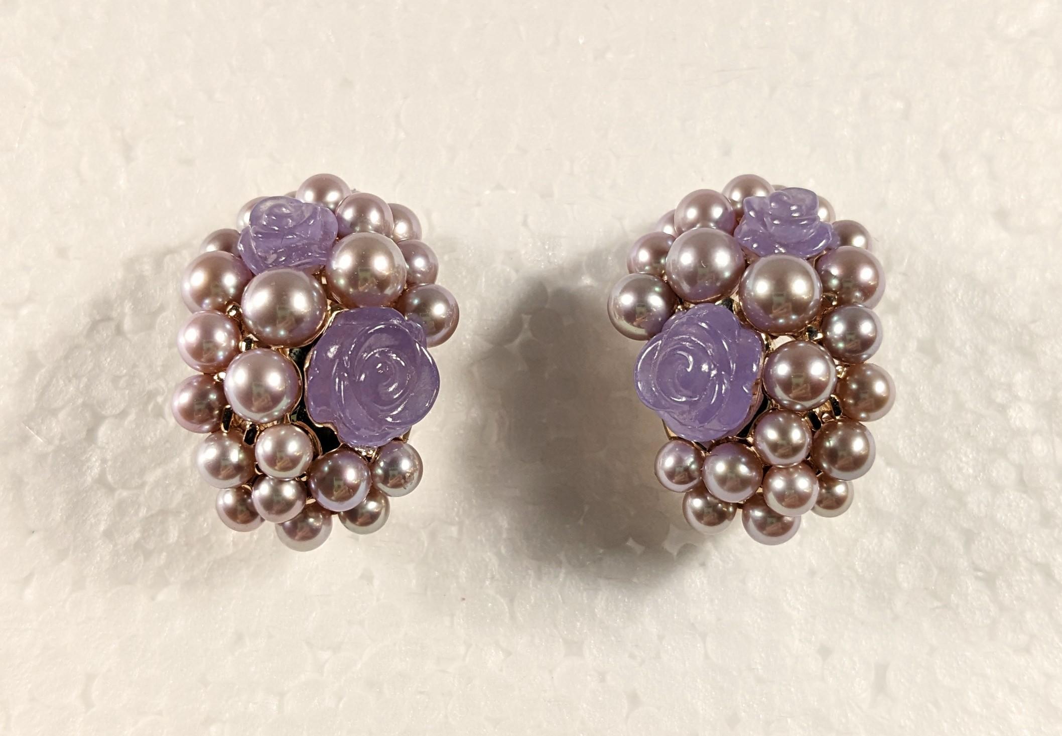 Contemporain Boucles d'oreilles vintage Mimi Milano en or rose 18 carats  Fleurs d'agate, perles cultivées en vente