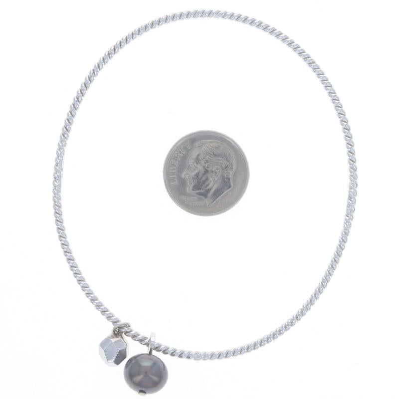 Mimi So, bracelet jonc en or blanc 18 carats avec perles d'eau douce de 7 3/4 po. Neuf - En vente à Greensboro, NC