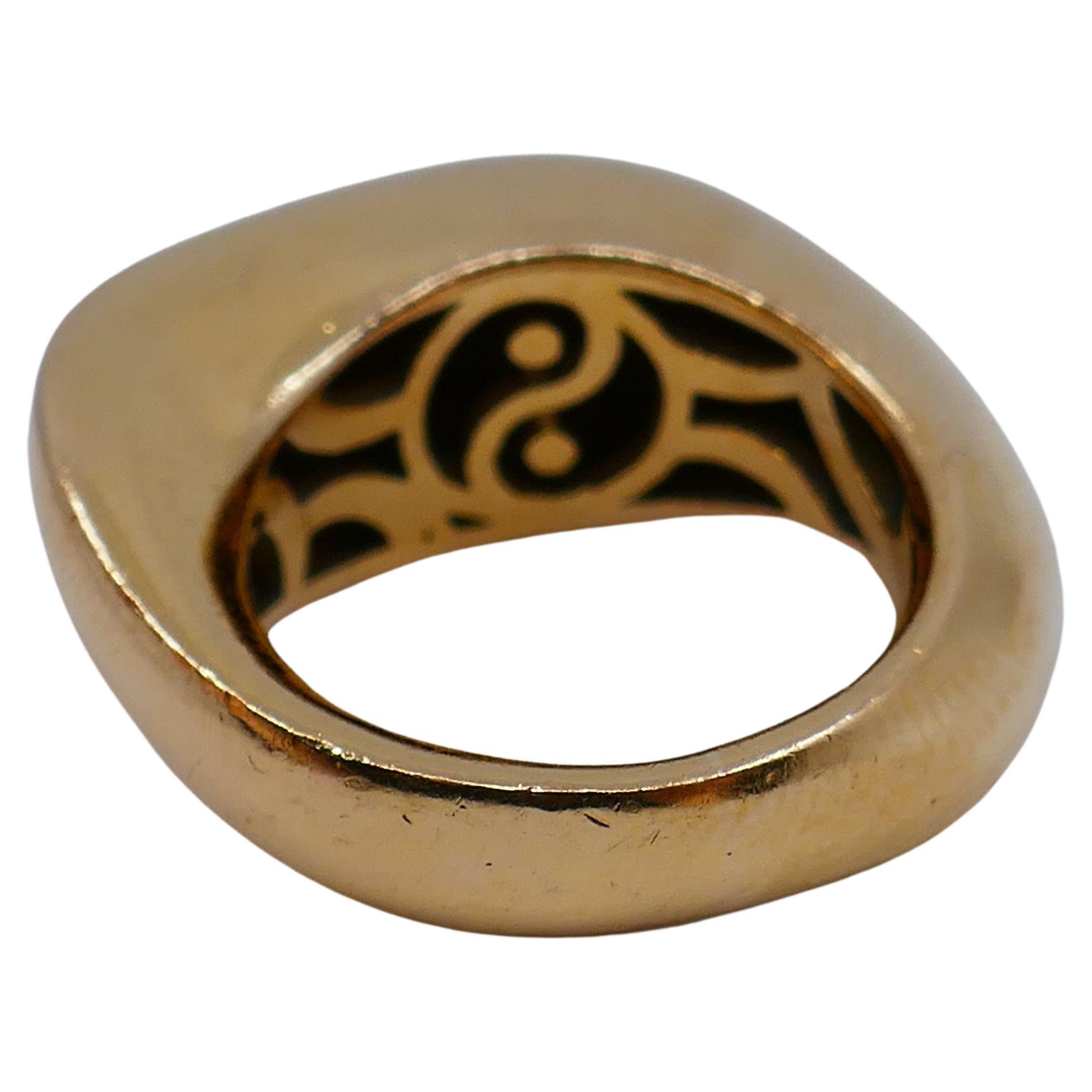 Mimi So Gold Band Ring In Excellent Condition For Sale In Beverly Hills, CA
