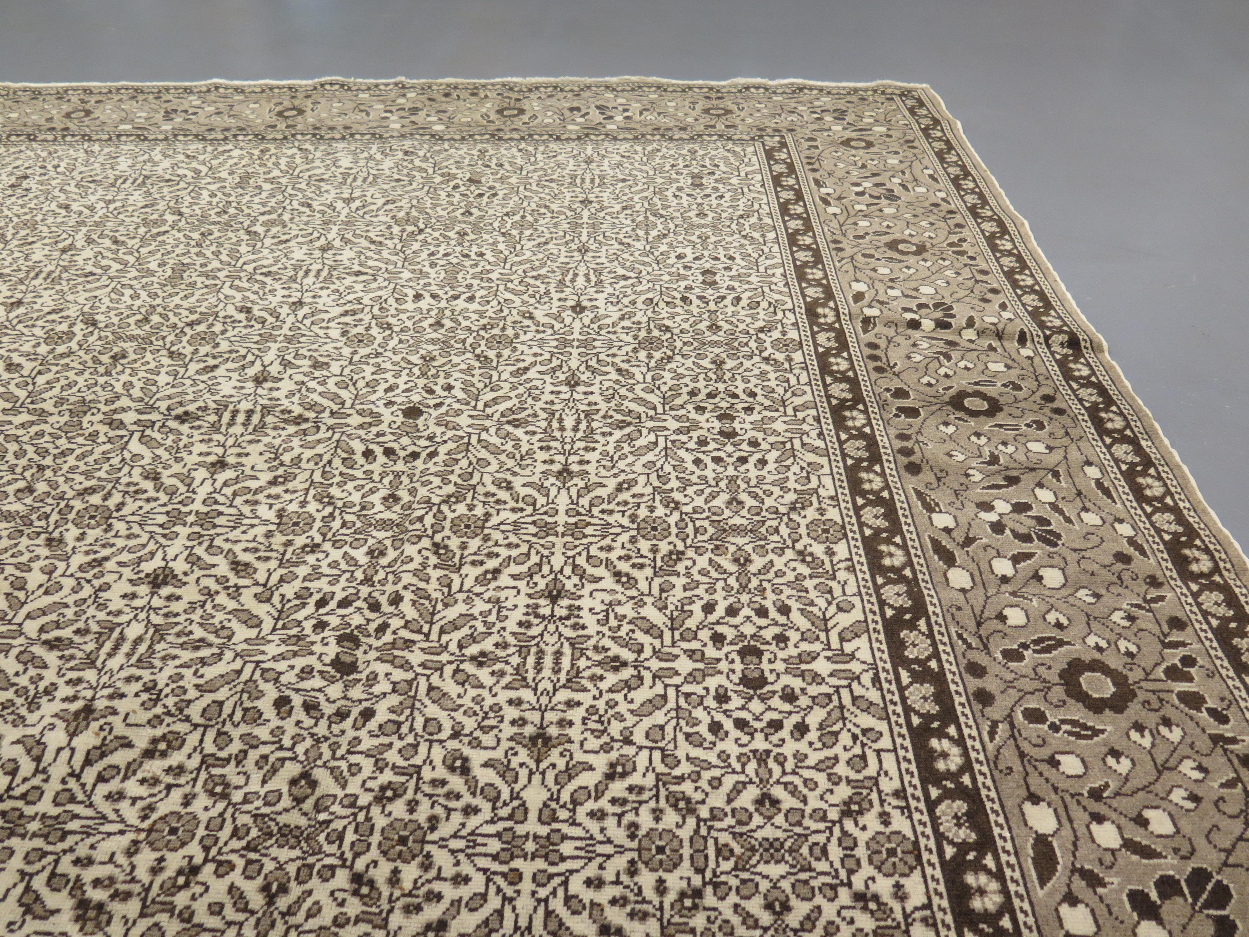 Minimalist Mimimalist 1930s Anatolian Carpet For Sale