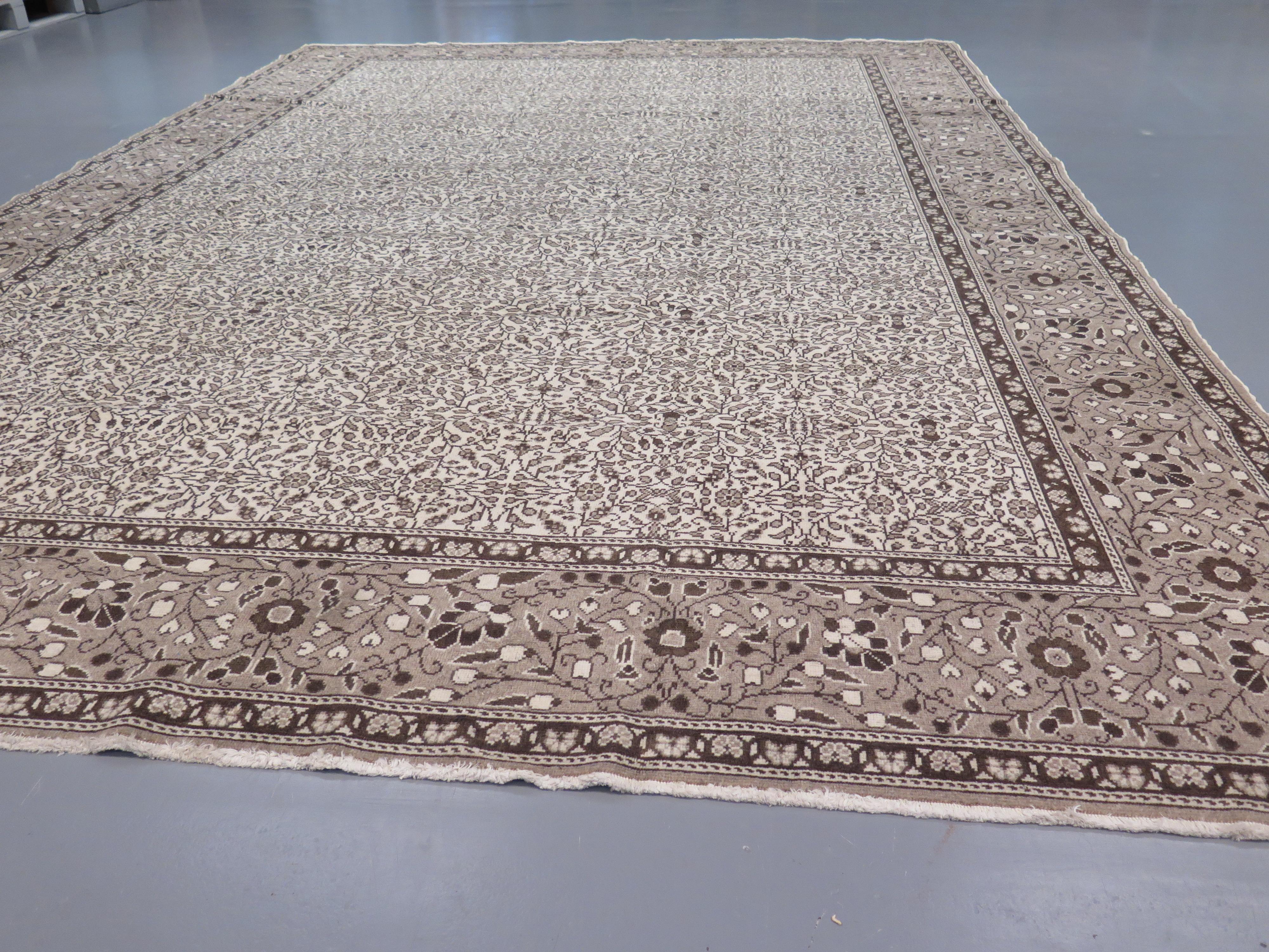 Turkish Mimimalist 1930s Anatolian Carpet For Sale