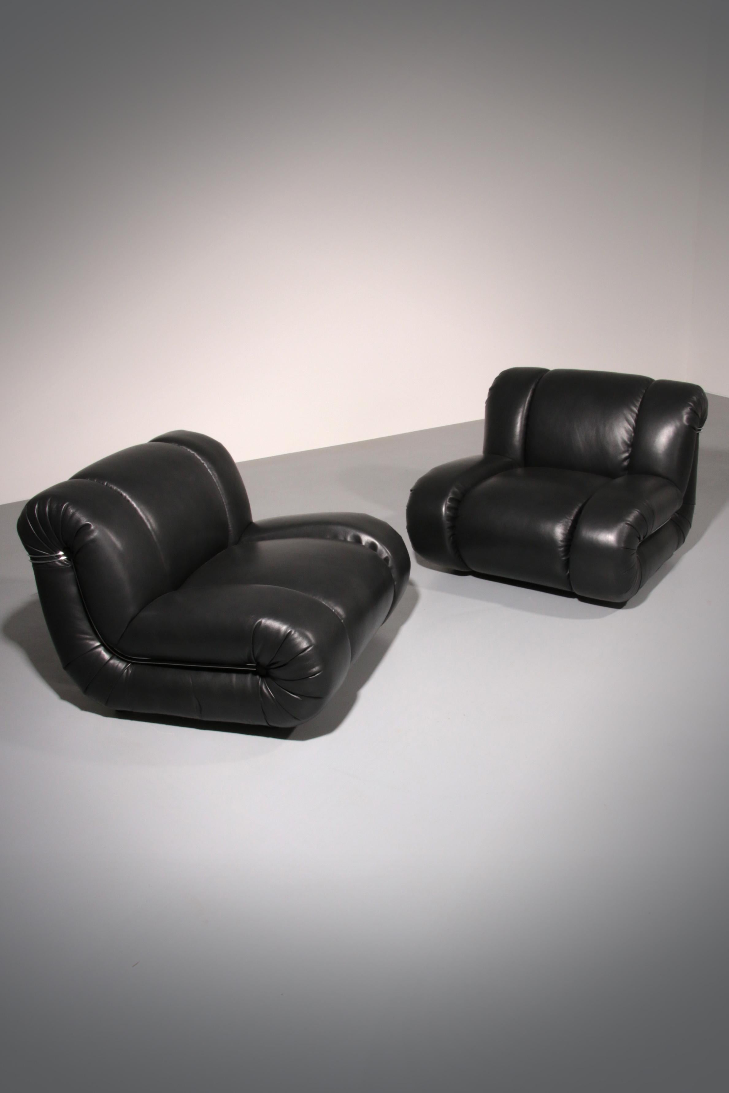 Découvrez le mélange parfait du charme vintage et du confort moderne avec nos chaises longues leader Modulaire noir 