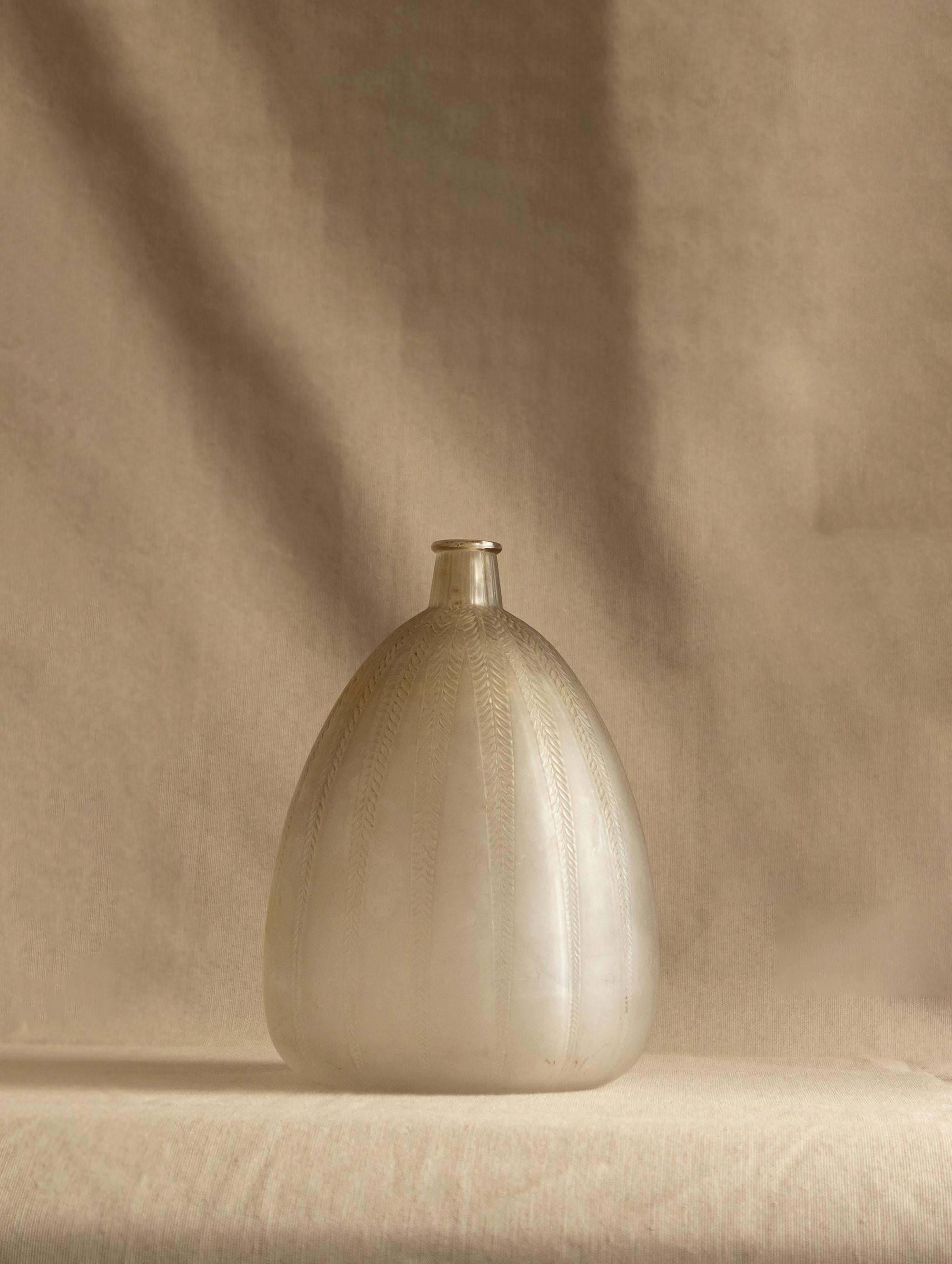 Mimosa-Vase von Rene Lalique aus opalisierendem Glas, 1921 im Angebot 4