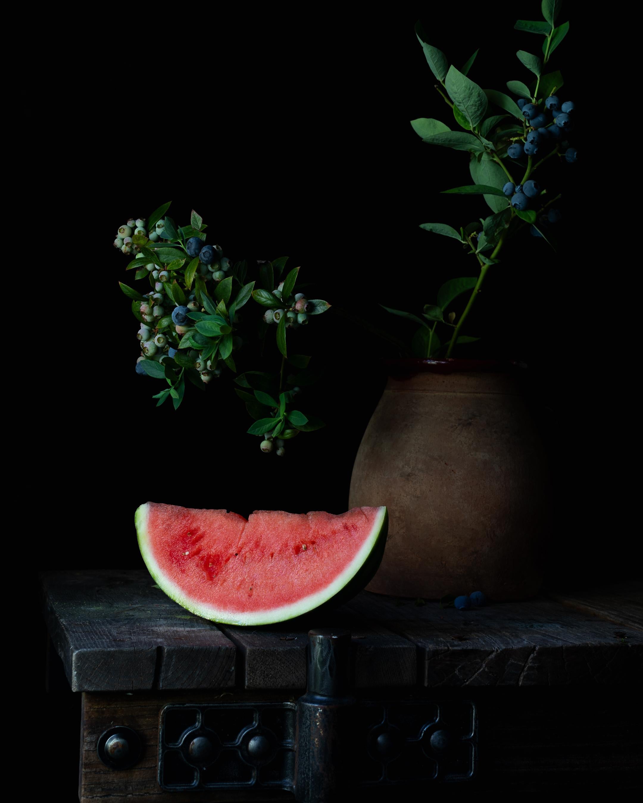 Color Photograph de Mina Afshari - Verano