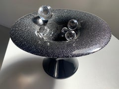 Sculpture de table en verre noir et blanc -- "Gravitational Portal" (Portail gravitationnel)