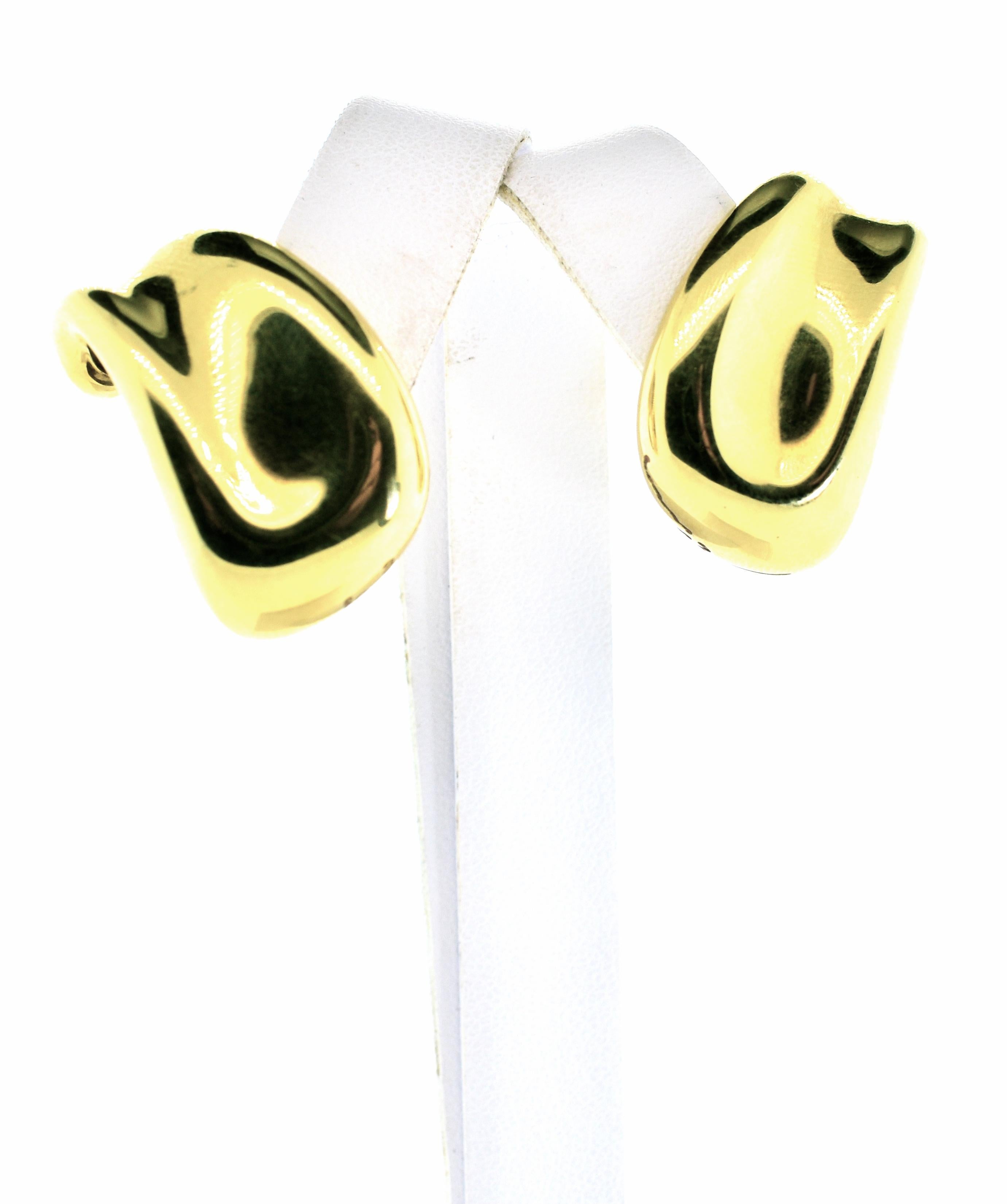 Minas Opsis Ohrringe aus 18 Karat Gold, hergestellt in den 1970er Jahren von dem berühmten Juwelierhaus Mines in Griechenland.  Heute werden sie in ihrem Geschäft für etwa 4.000 Dollar angeboten.  Wir haben unser Paar vor kurzem von einem Kunden
