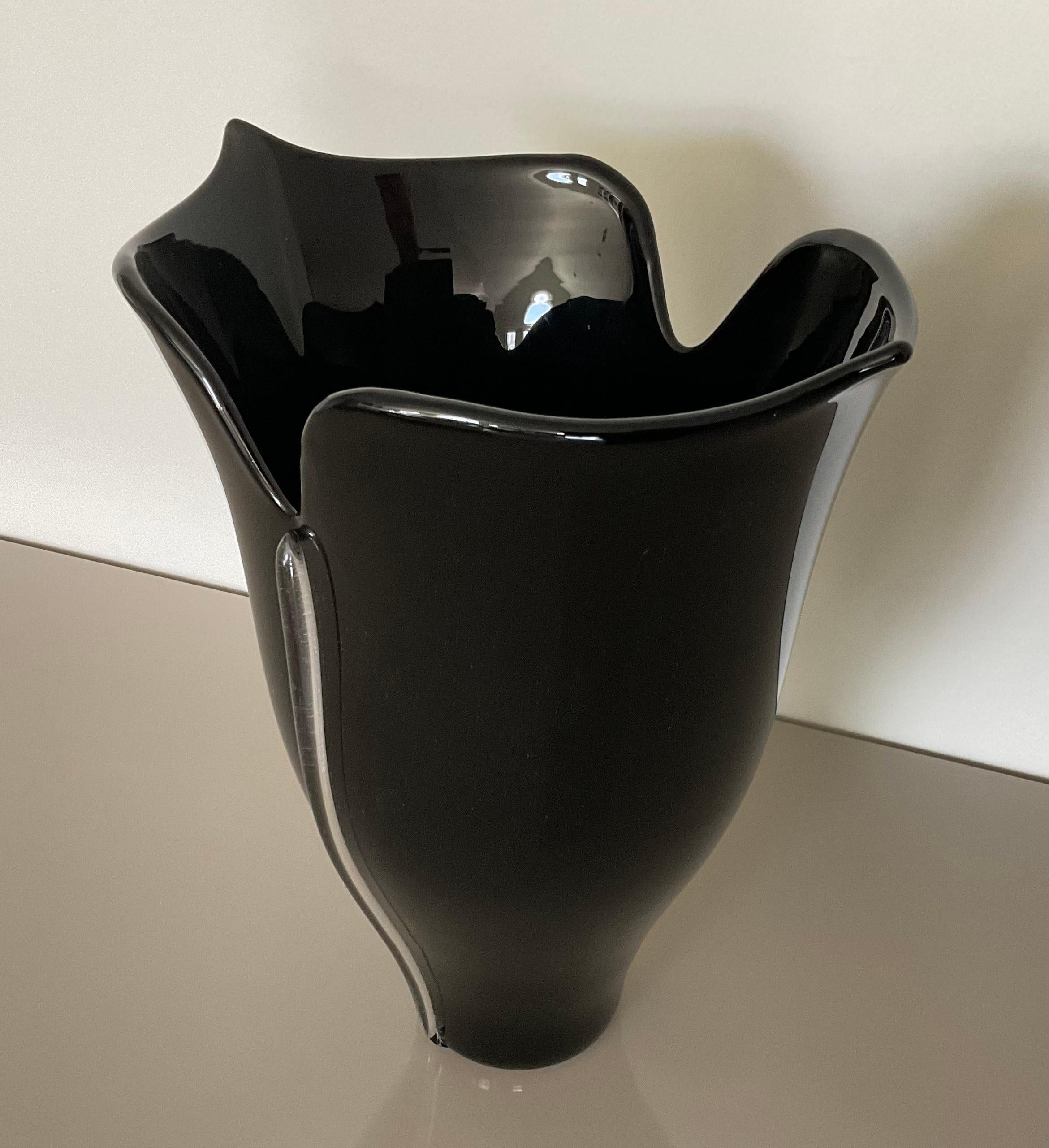 Minassia Series Vase by Toni Zuccheri Barovier and Toso Murano, 1982 In Good Condition For Sale In Ann Arbor, MI