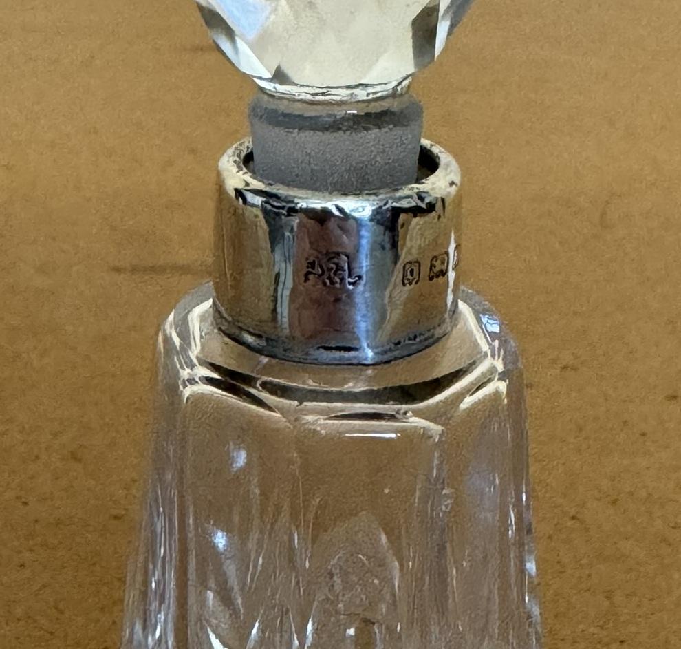 MINATURA 1929 FRASCO ANTIGUO PARA PERFUME VIDRIO CORTADO CRISTAL ESTERLiNG PLATA en venta 1