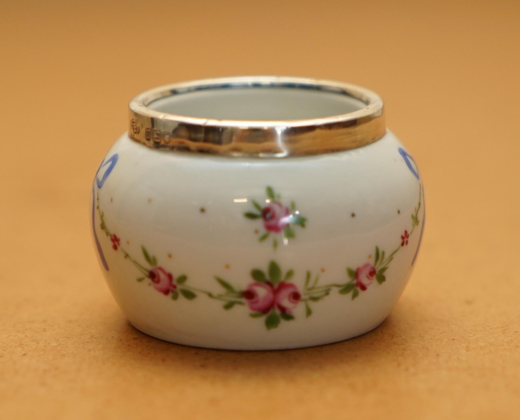MINATURE ROBERT PRINGLE PRINKET ANTIQUE PORCELAIN TRINKET WiTH STERLING SILVER TRIM Bon état - En vente à West Sussex, Pulborough